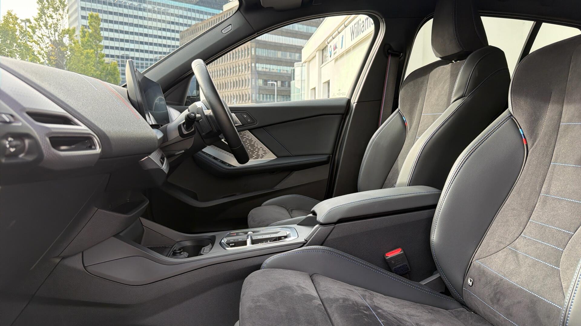 BMW 1 Series view 40