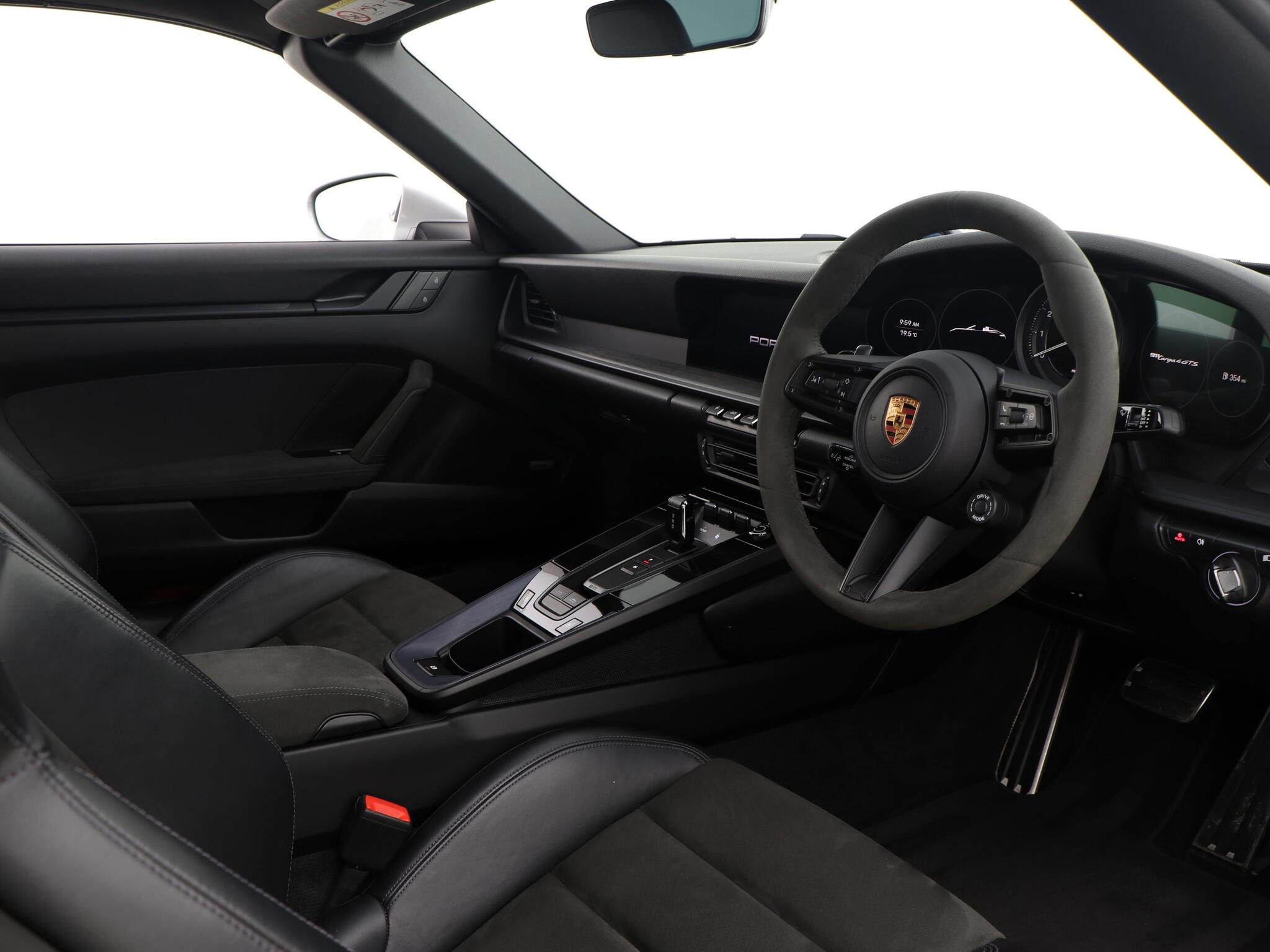 Porsche 911 view 27