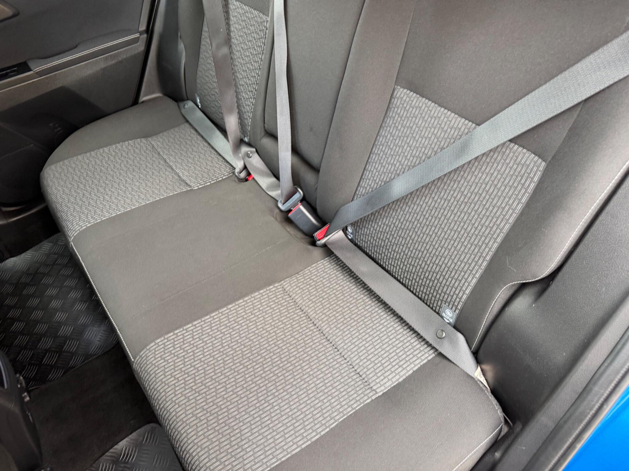 Toyota Auris view 73