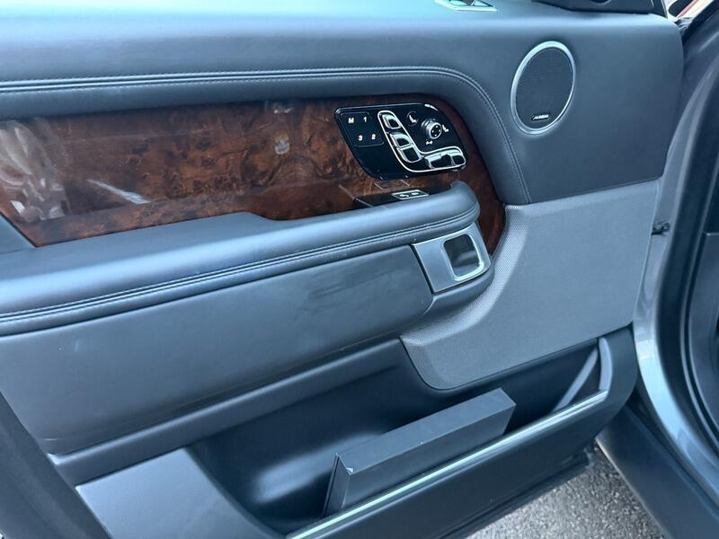 Land Rover Range Rover view 56