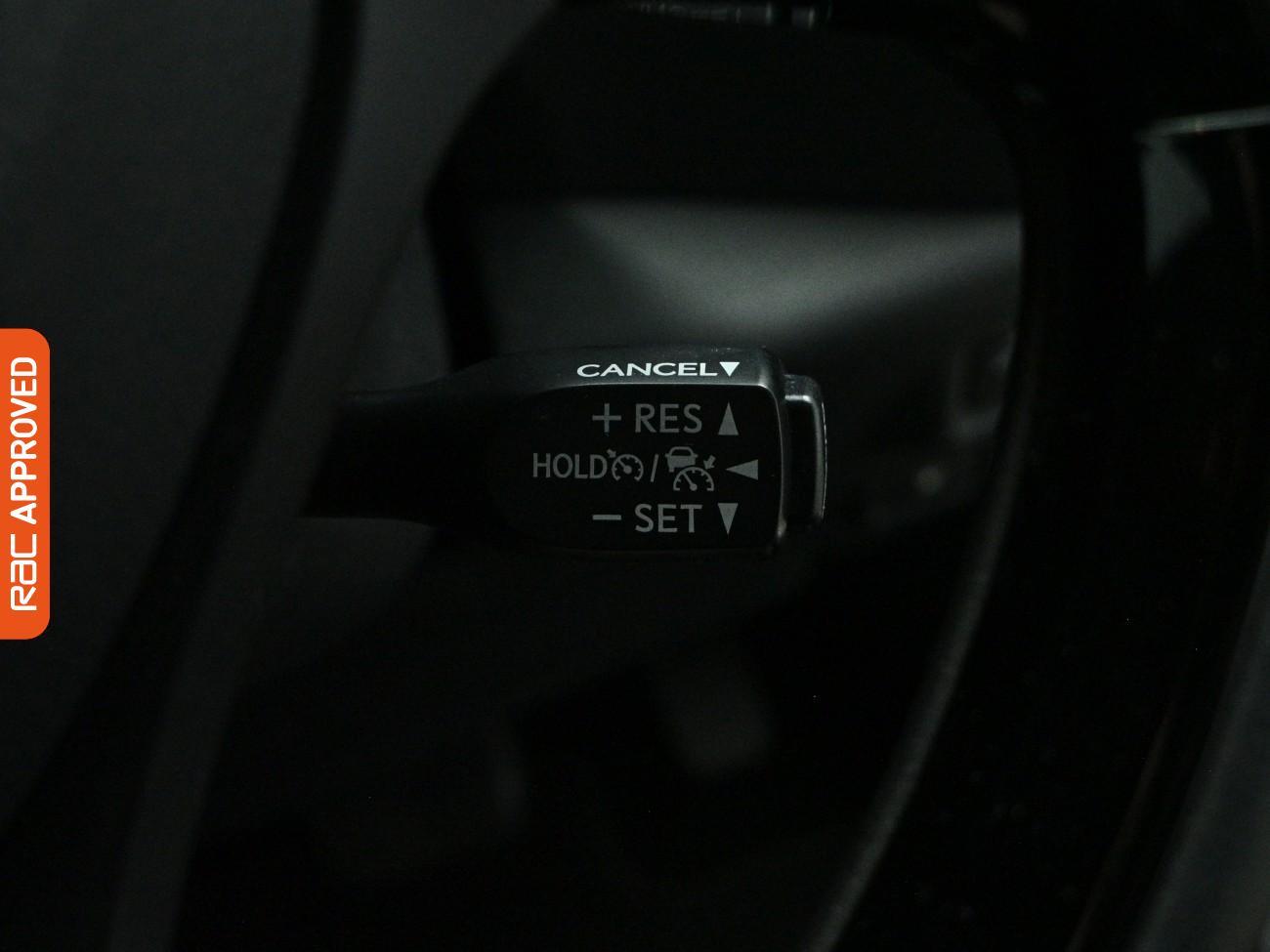 Toyota C-HR view 22