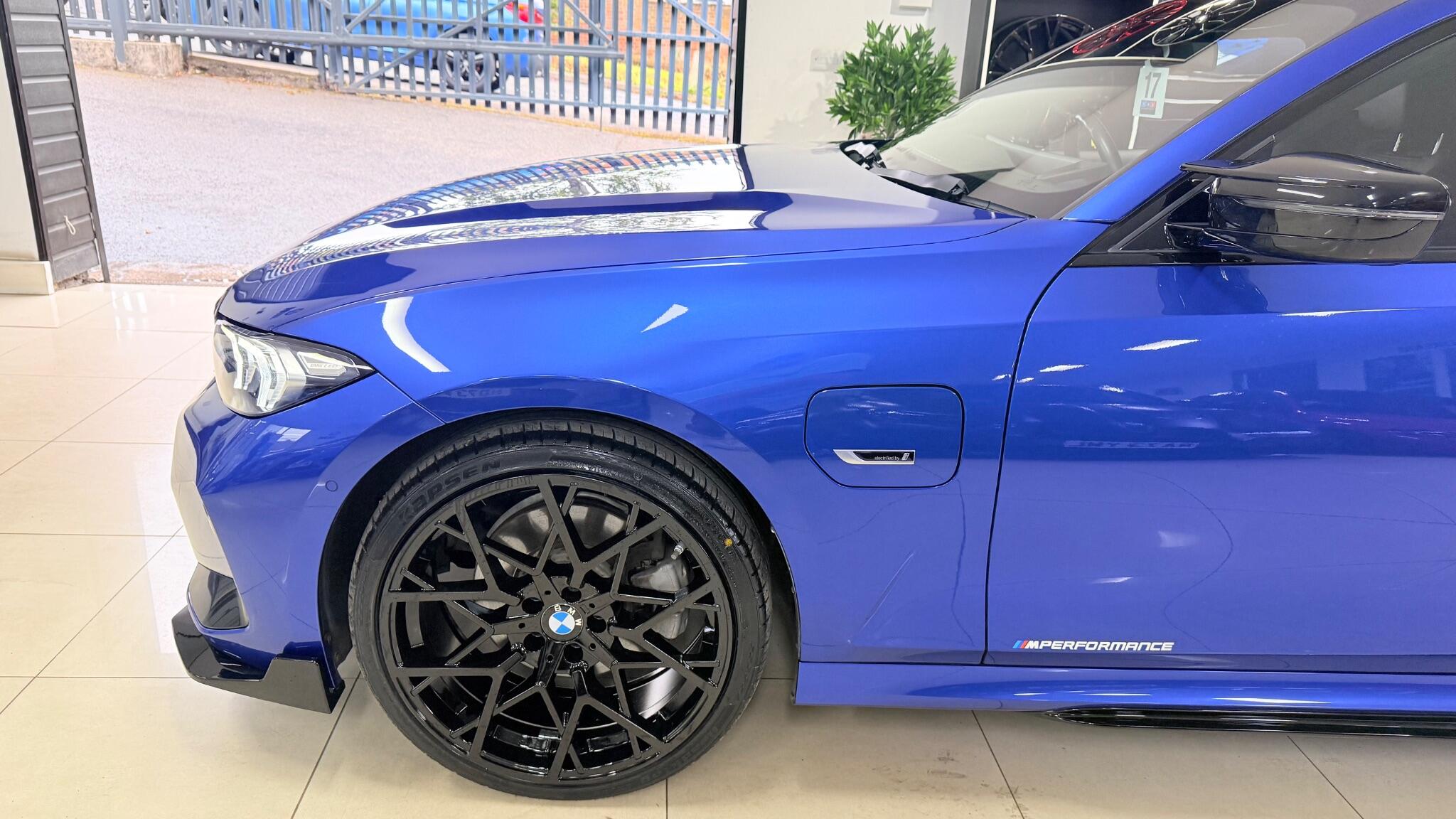 BMW 3 Series view 38