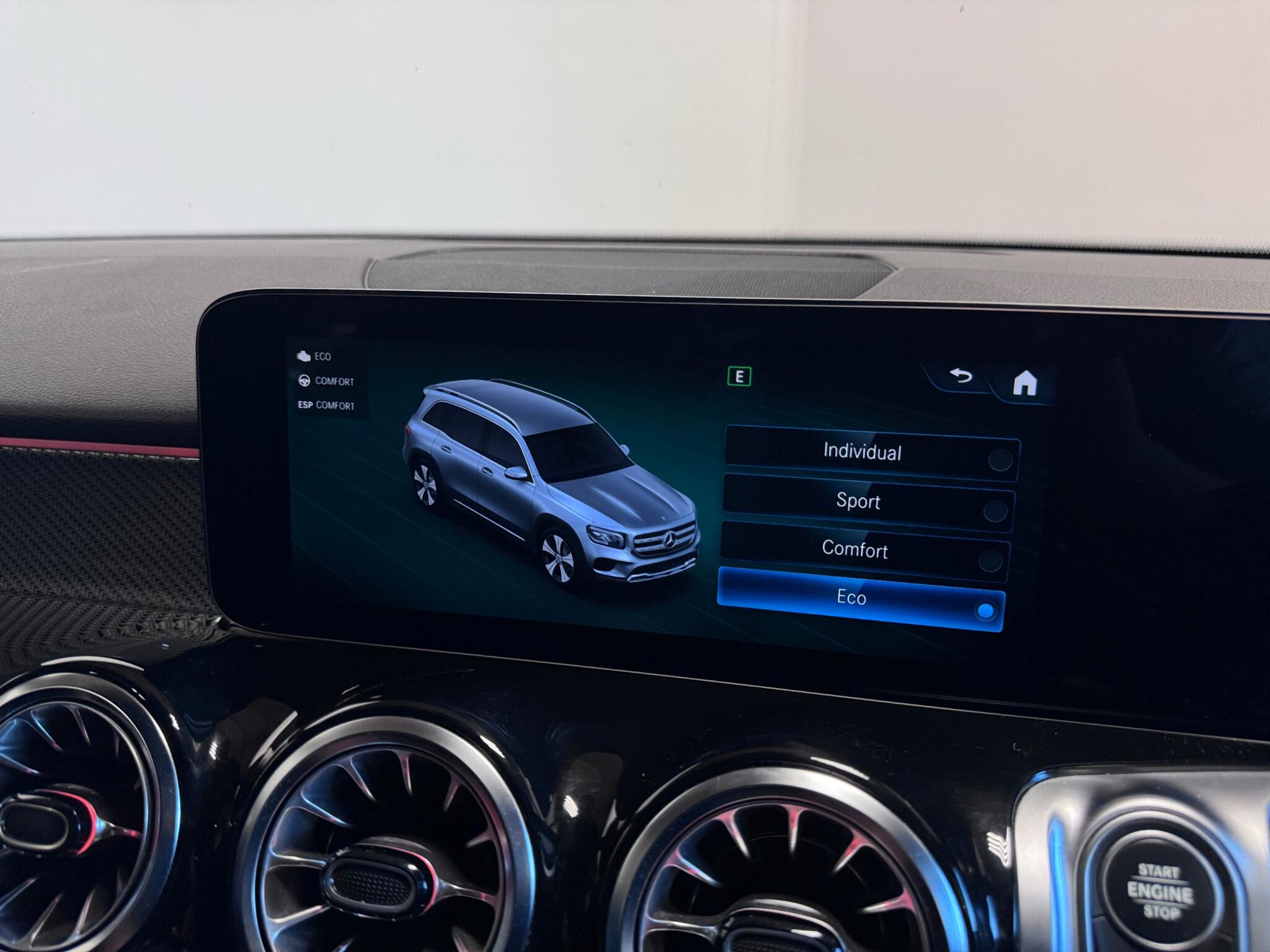 Mercedes-Benz GLB view 62