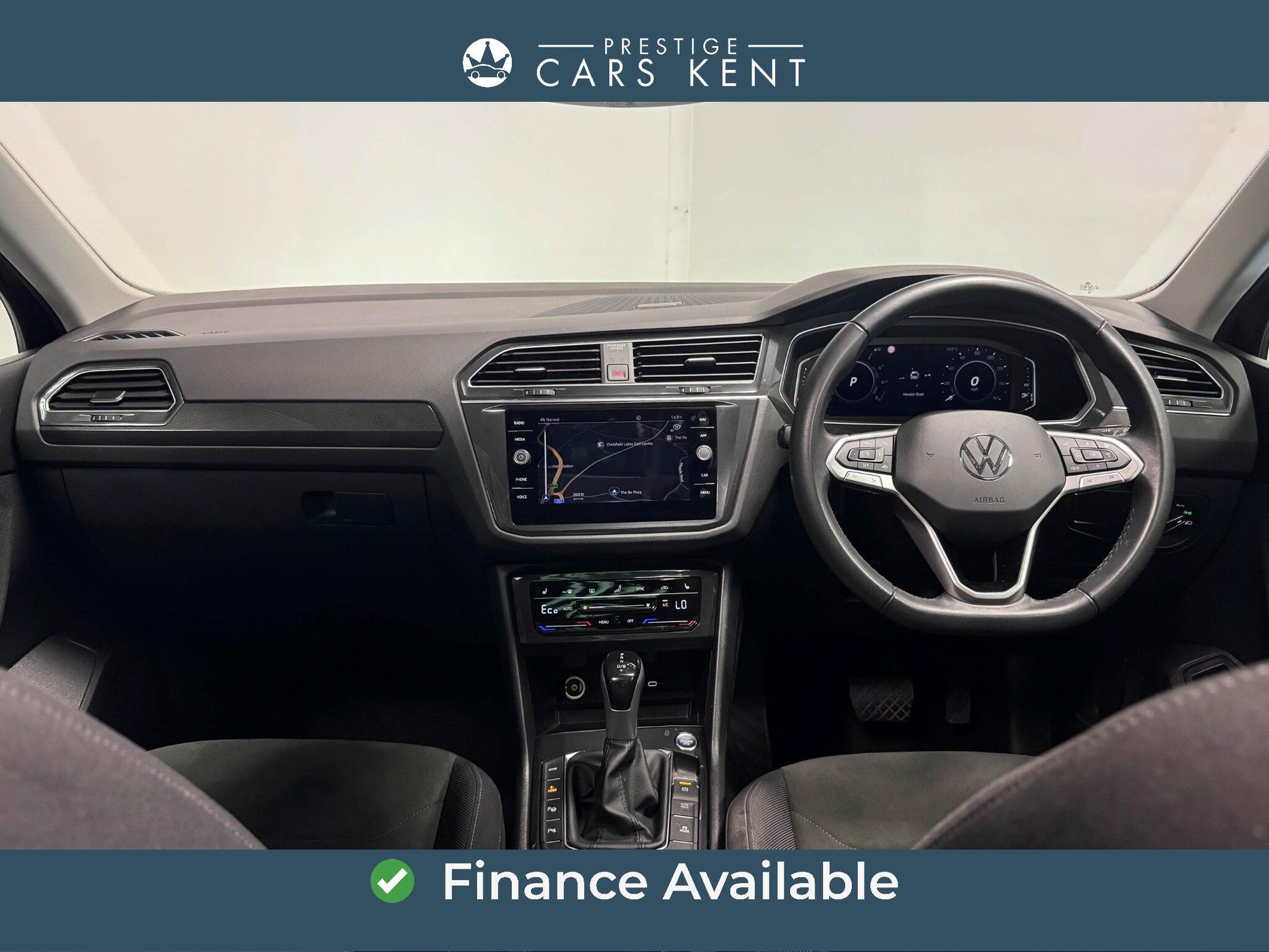 Volkswagen Tiguan view 2