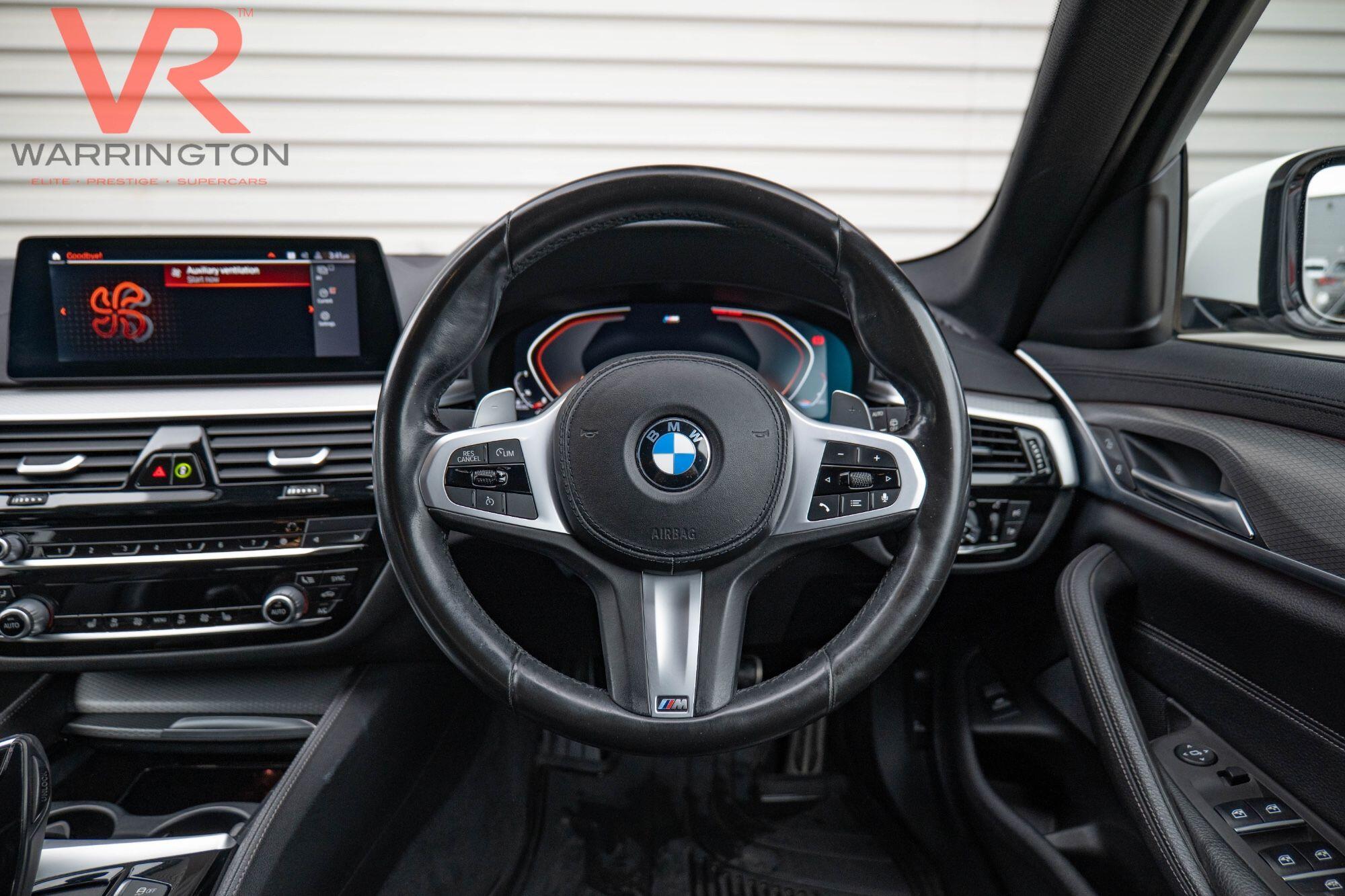 BMW 5 Series view 9