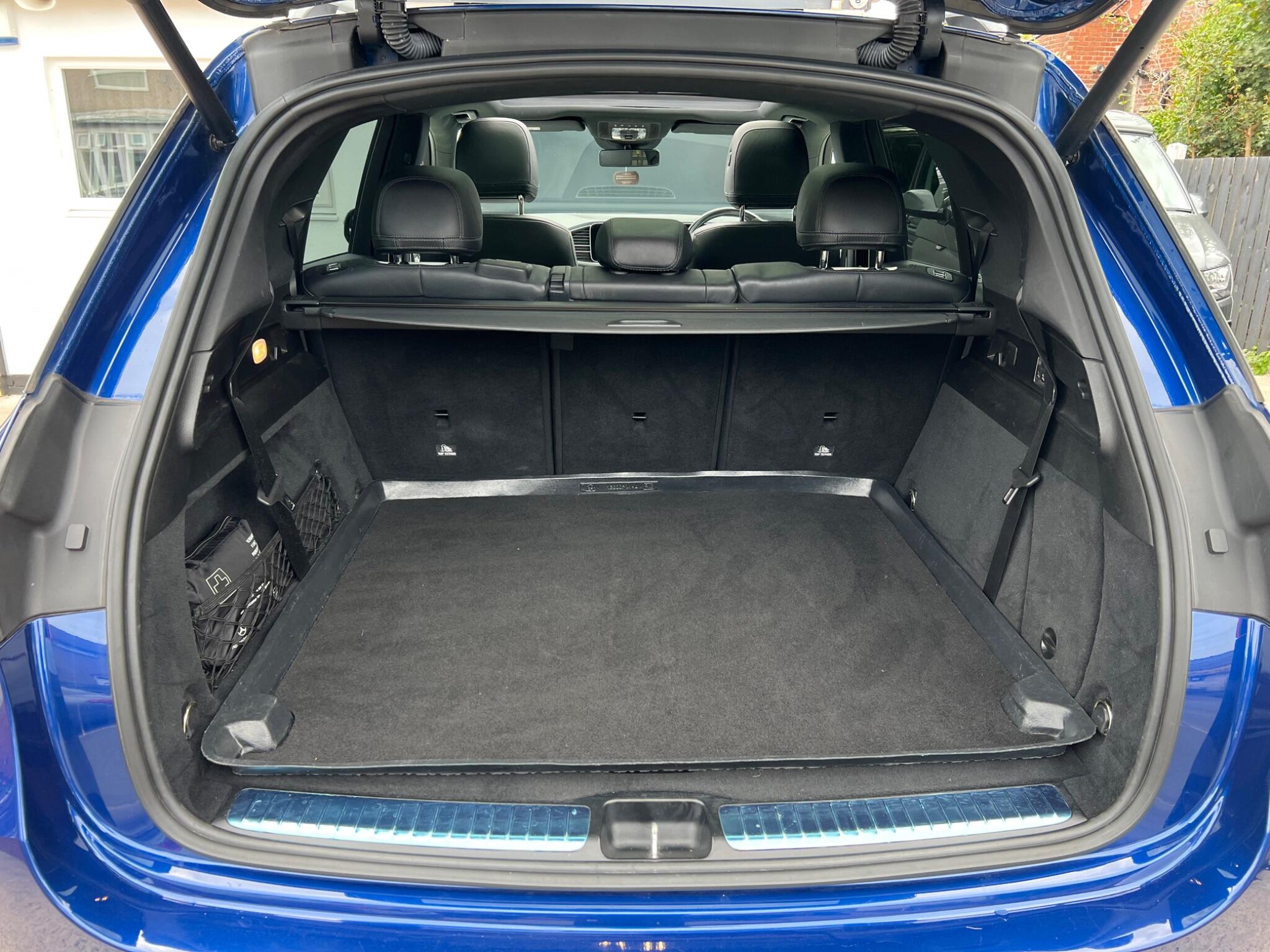 Mercedes-Benz GLE view 80