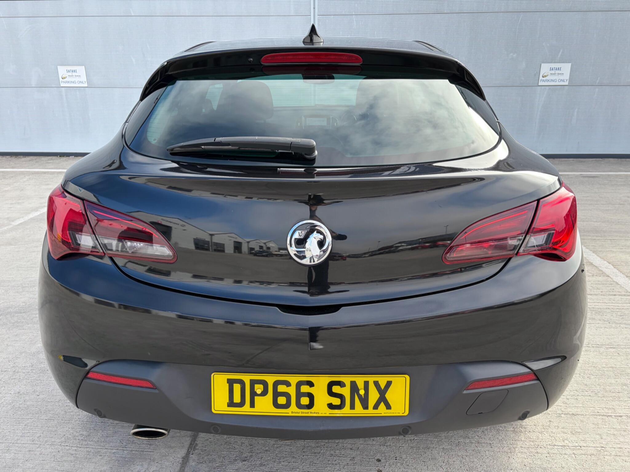 Vauxhall Astra GTC view 6