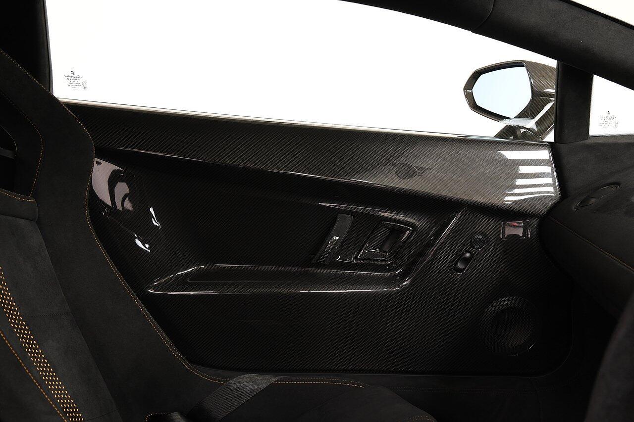 Lamborghini Gallardo view 14