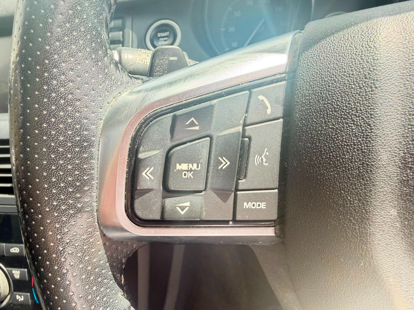 Land Rover Discovery Sport view 22