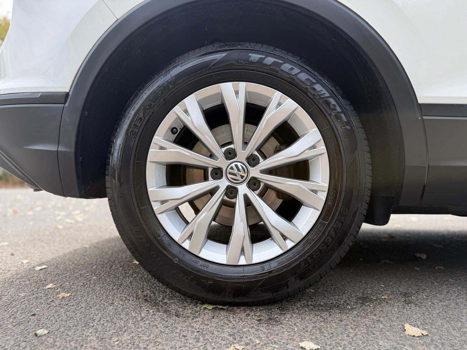 Volkswagen Tiguan view 42