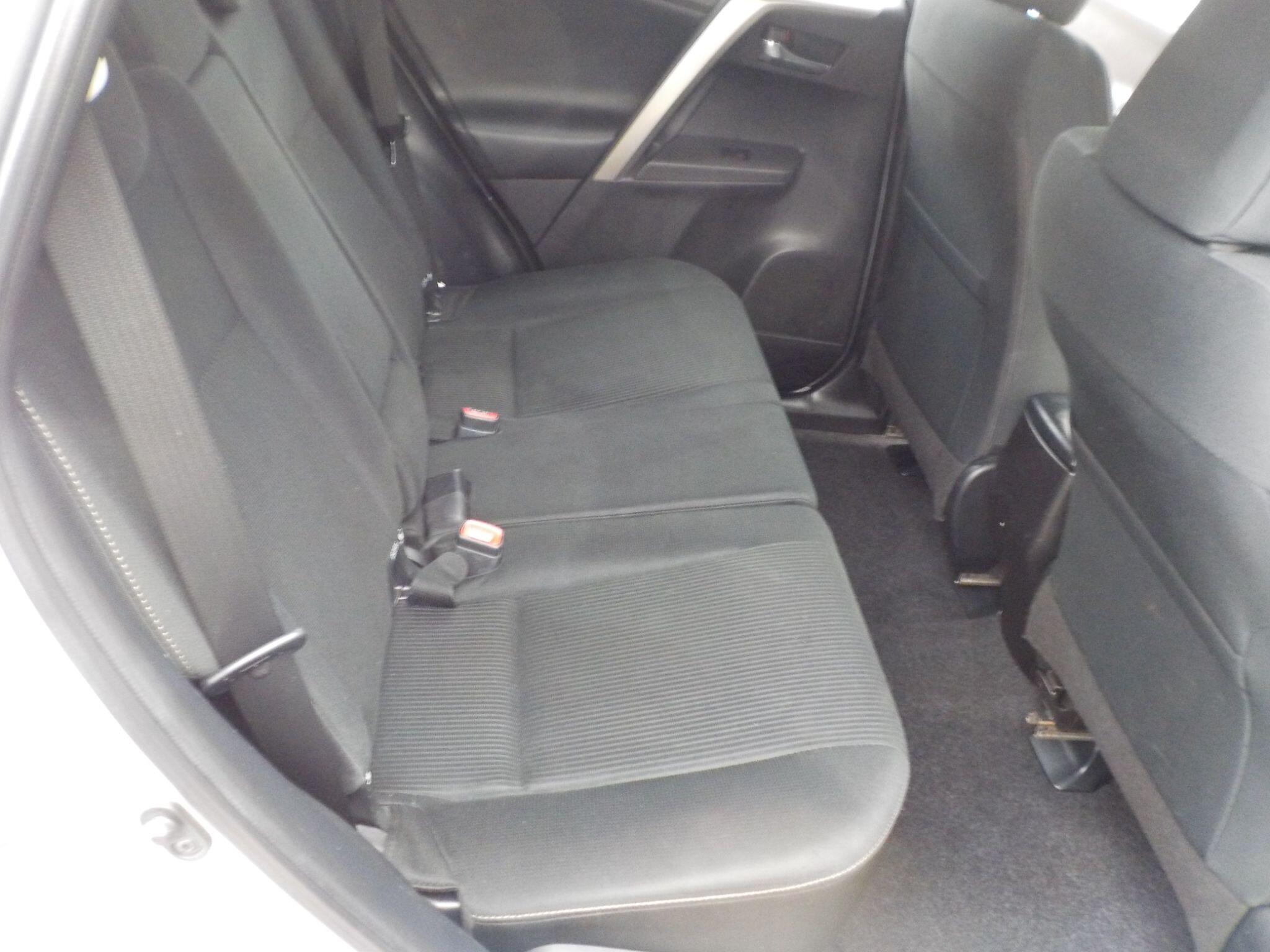 Toyota RAV4 2.0 D-4D Icon 2WD Euro 5 (s/s) 5dr