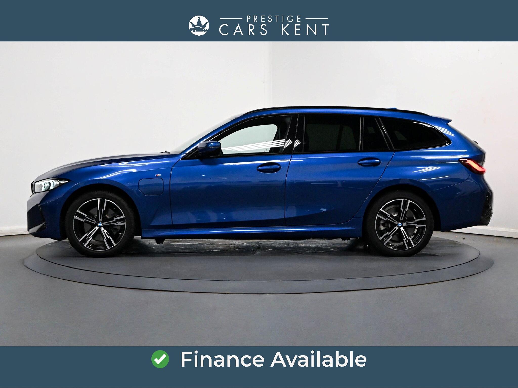 BMW 3 Series view 4