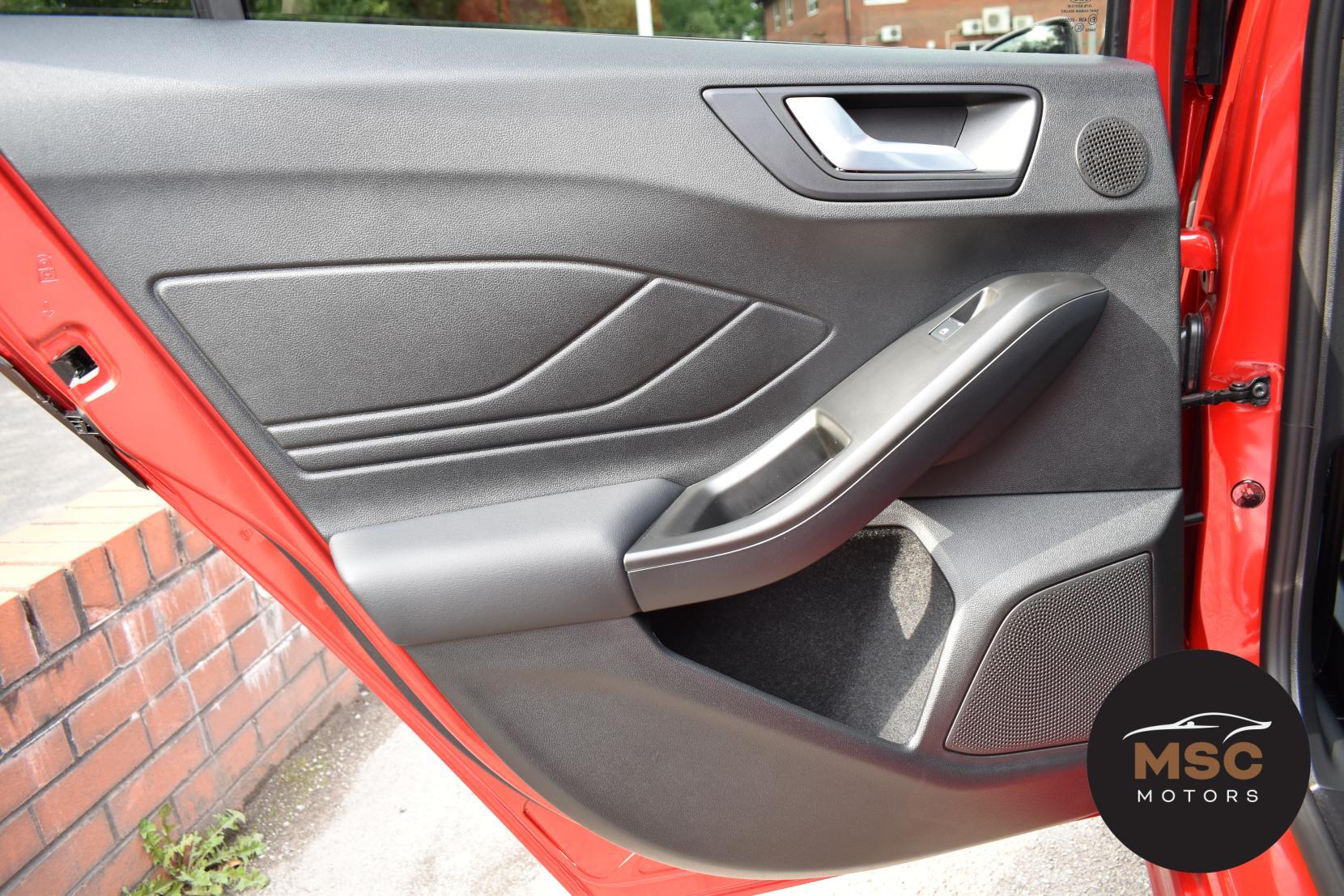 Ford Focus view 84