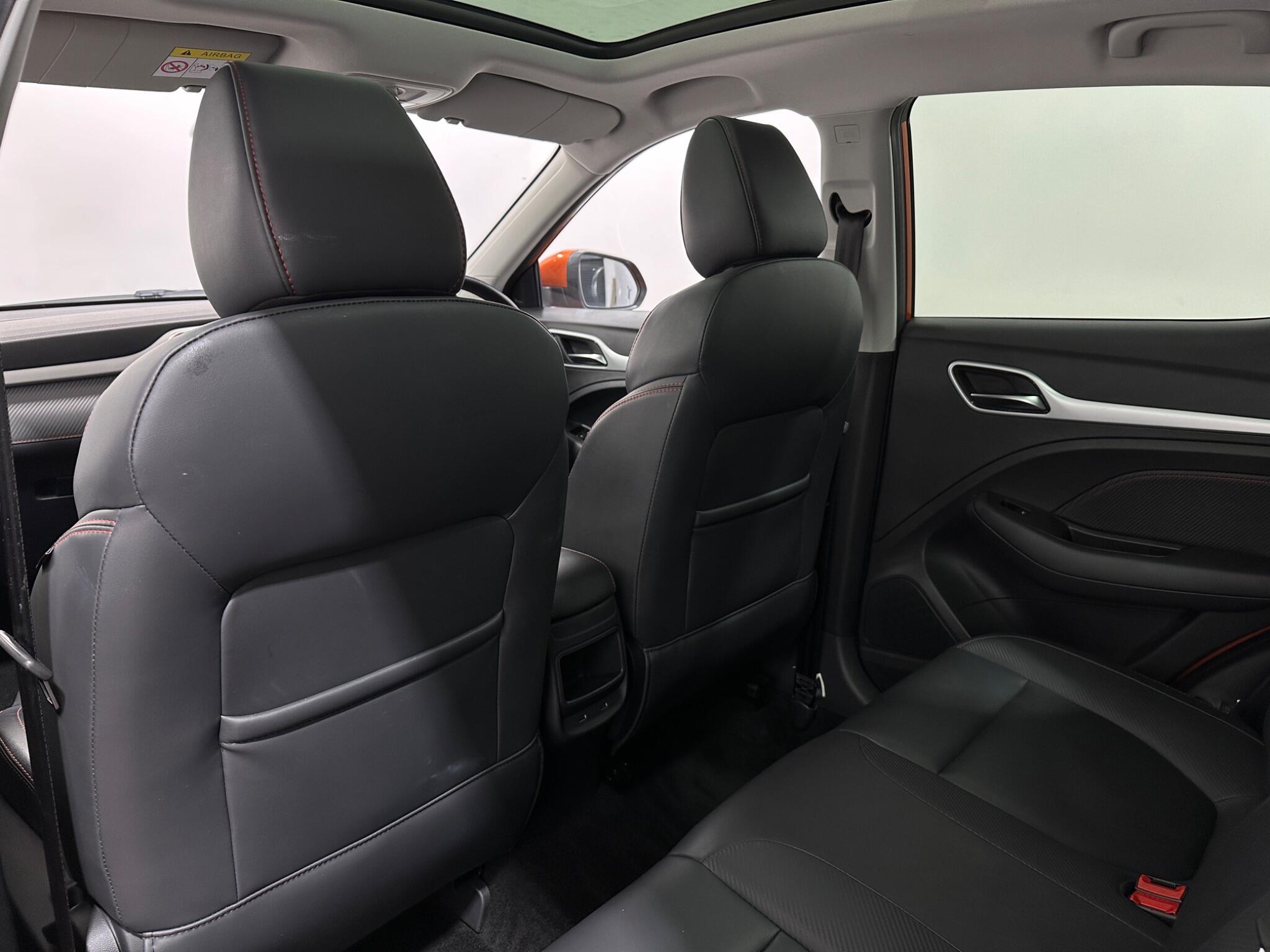 MG ZS view 37