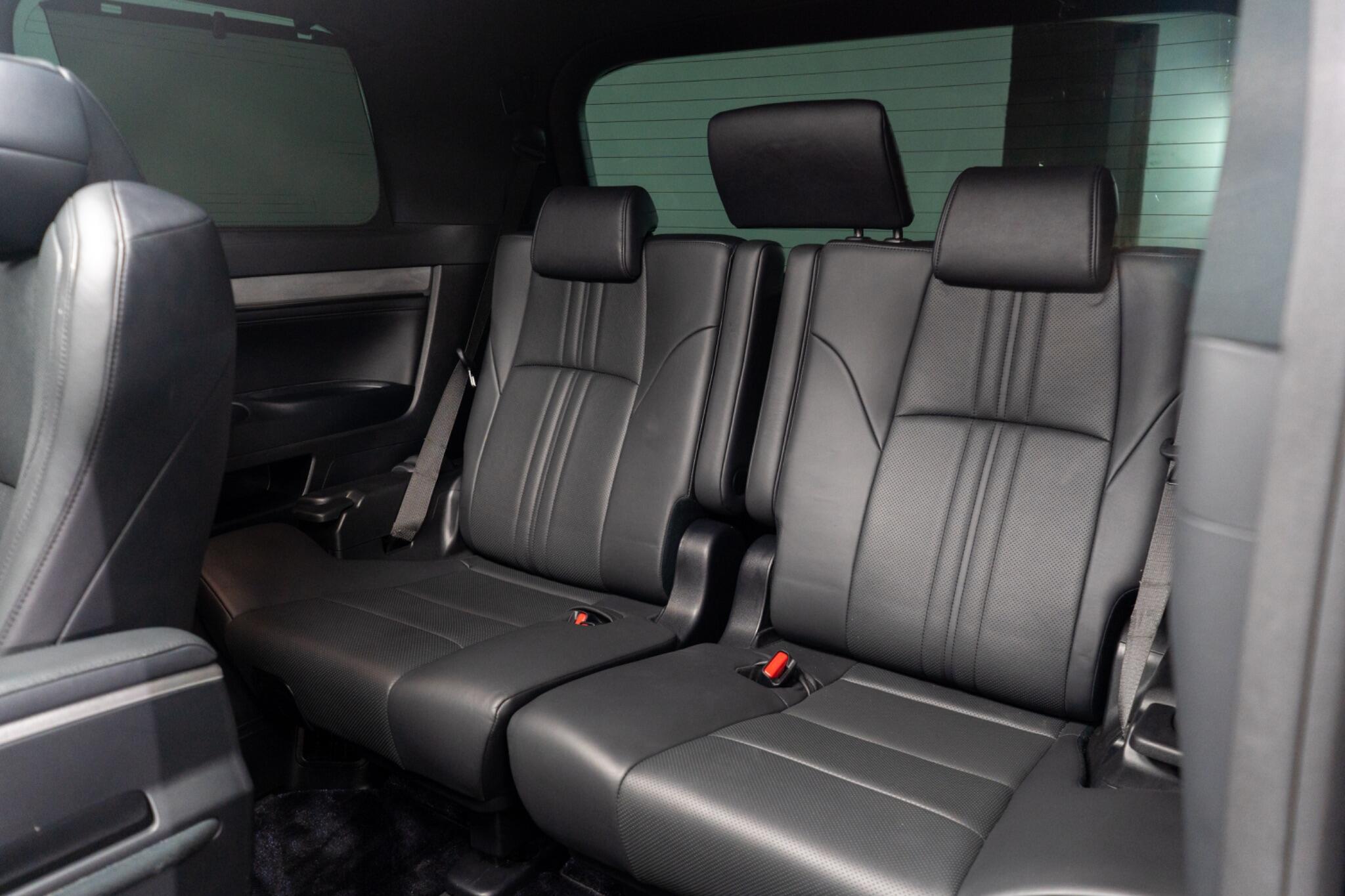 Toyota Alphard view 17