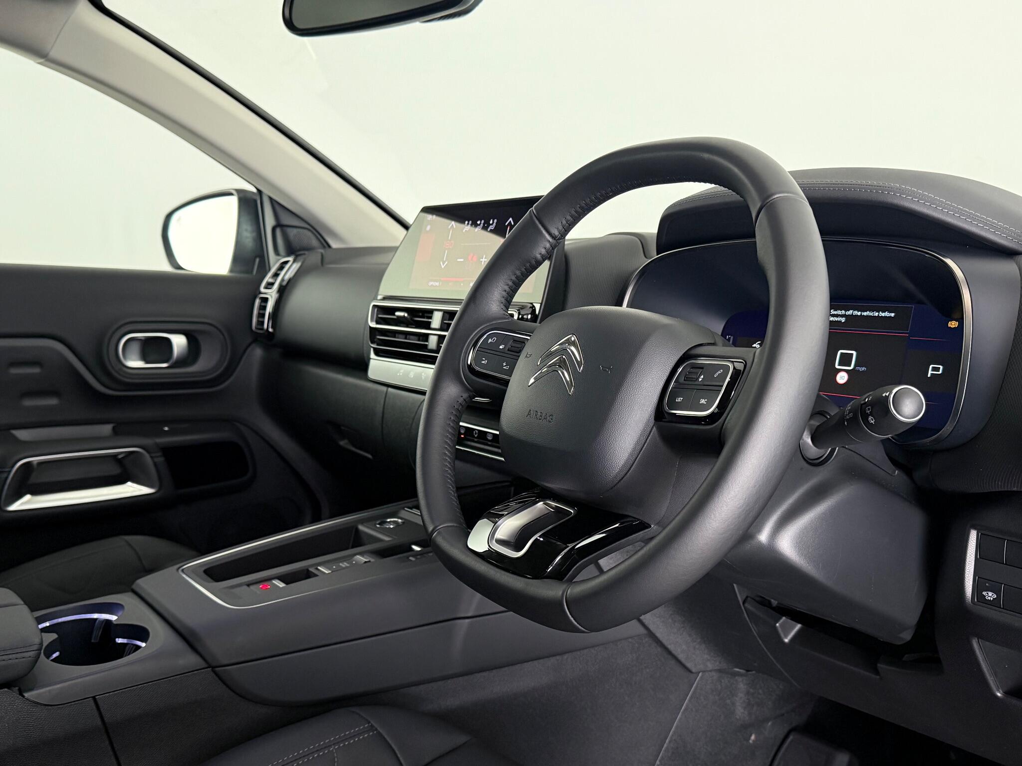 Citroen C5 Aircross view 3