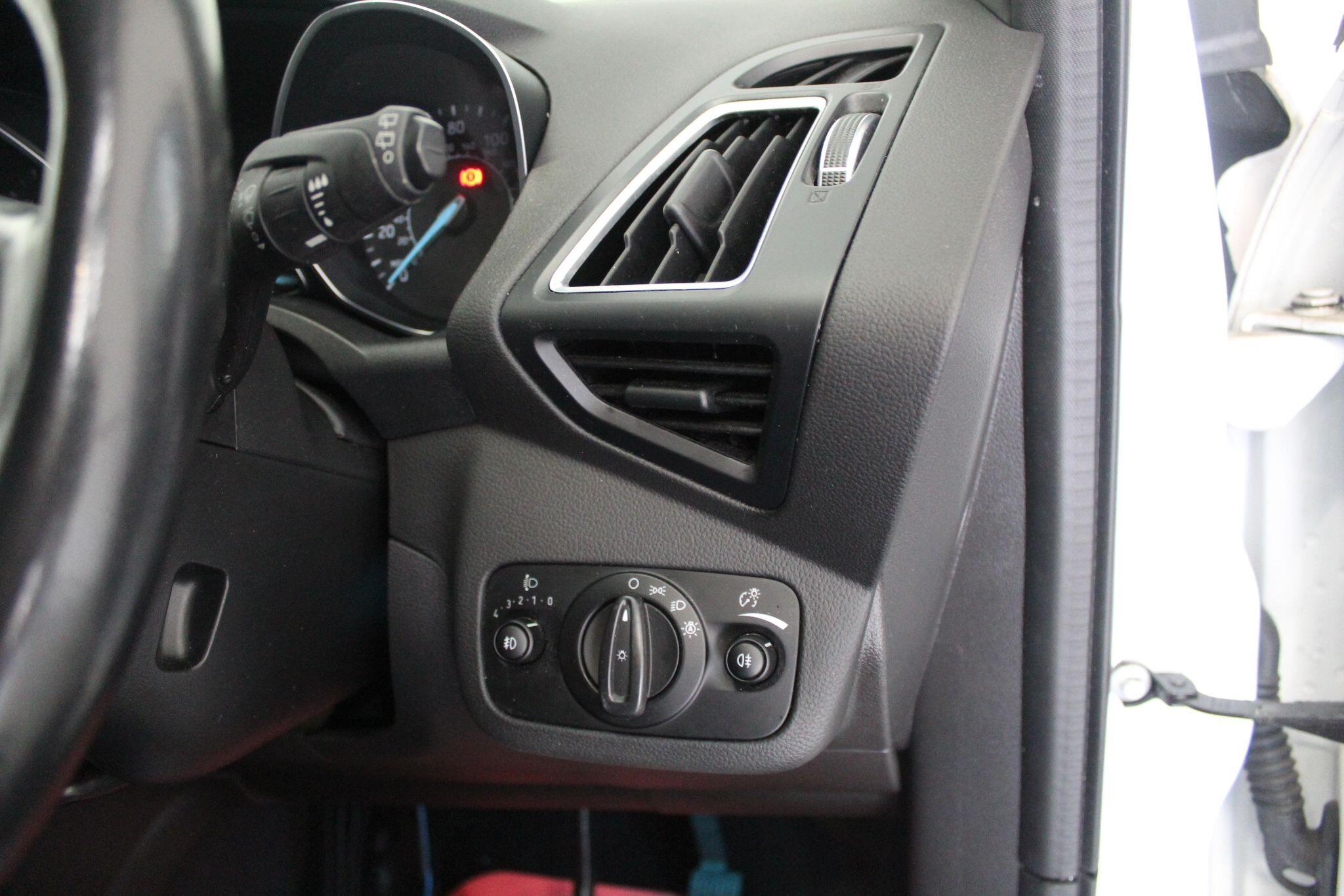 Ford Kuga view 42