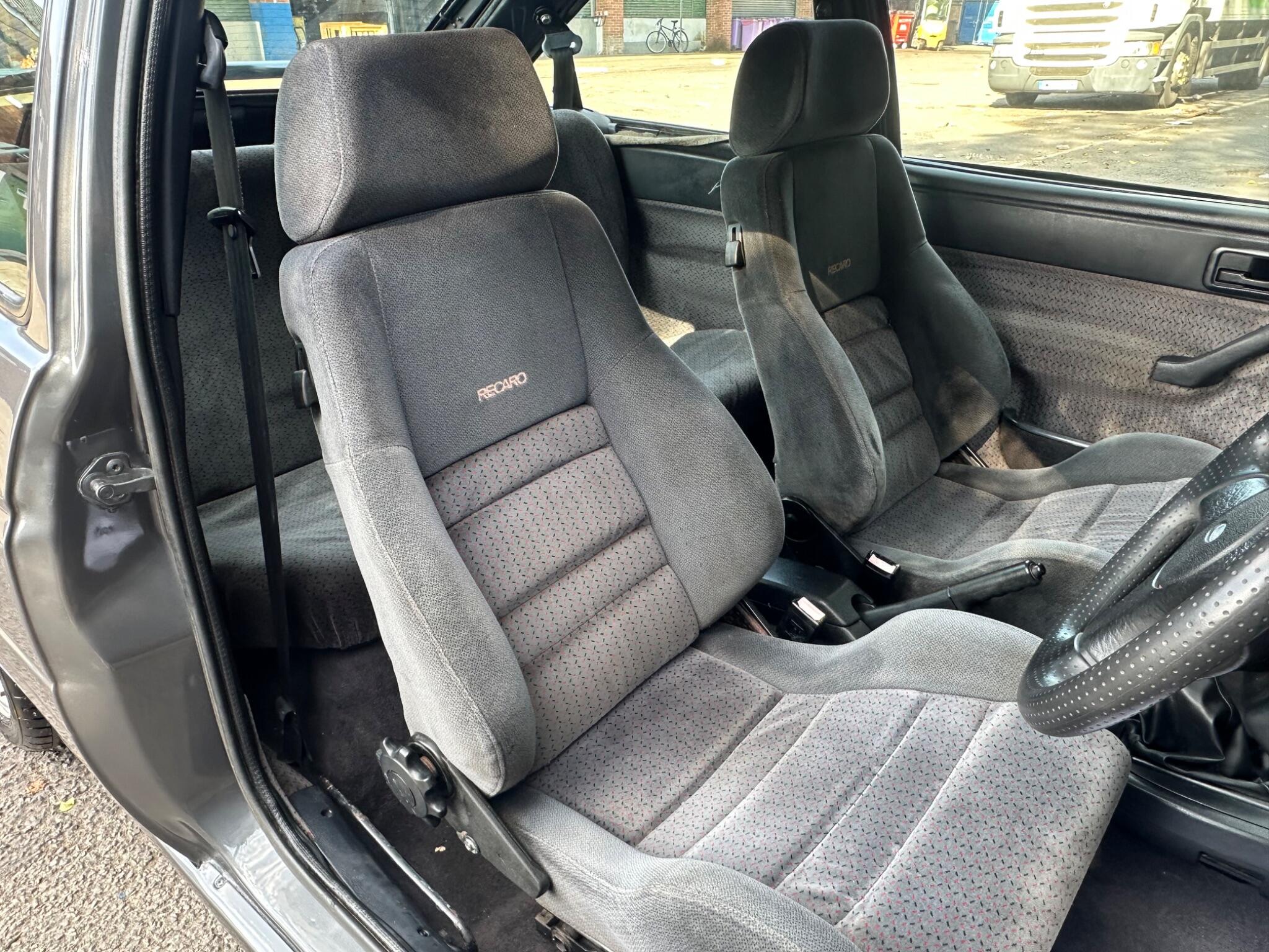 Ford Escort view 18