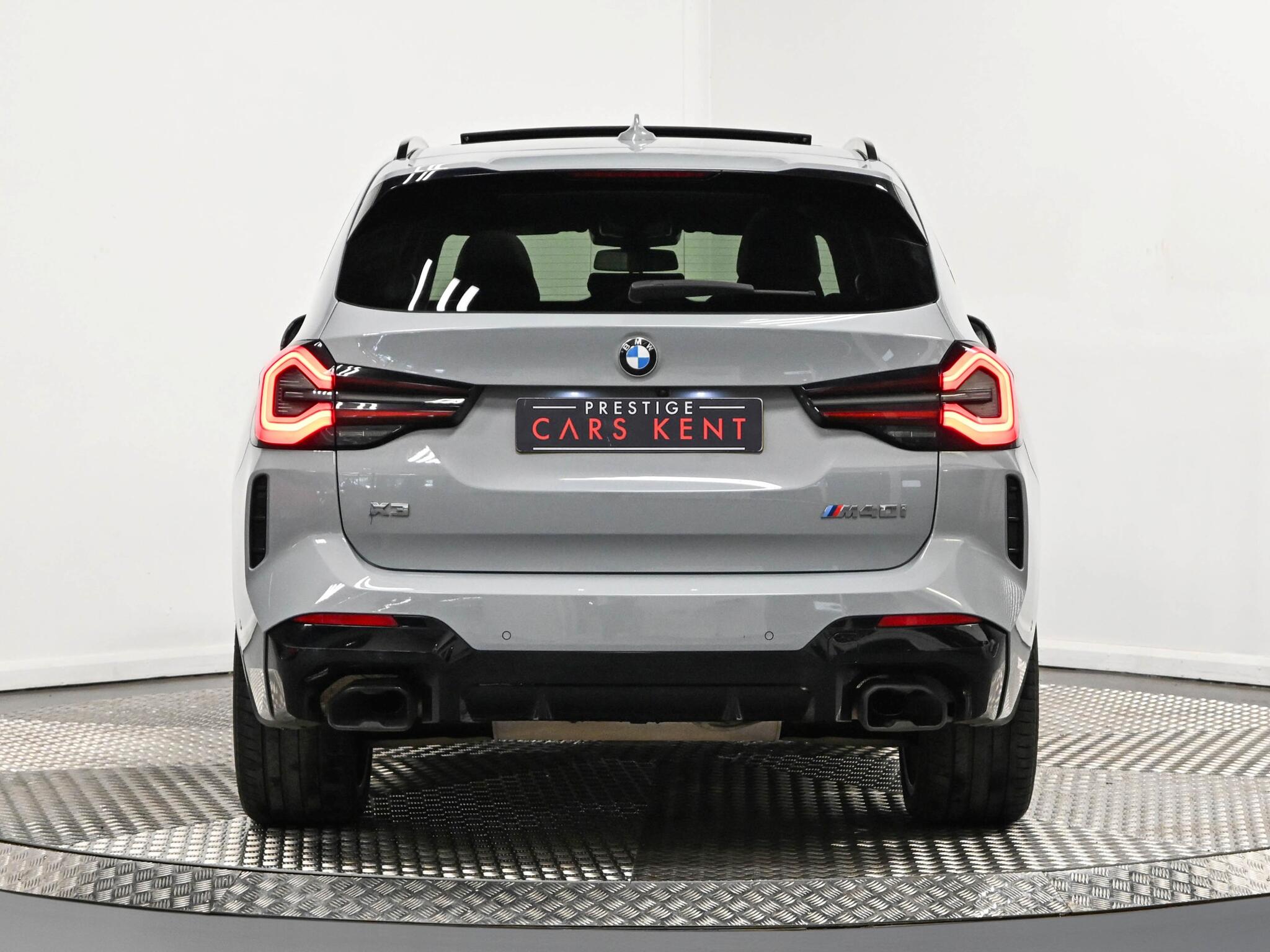 BMW X3 view 6