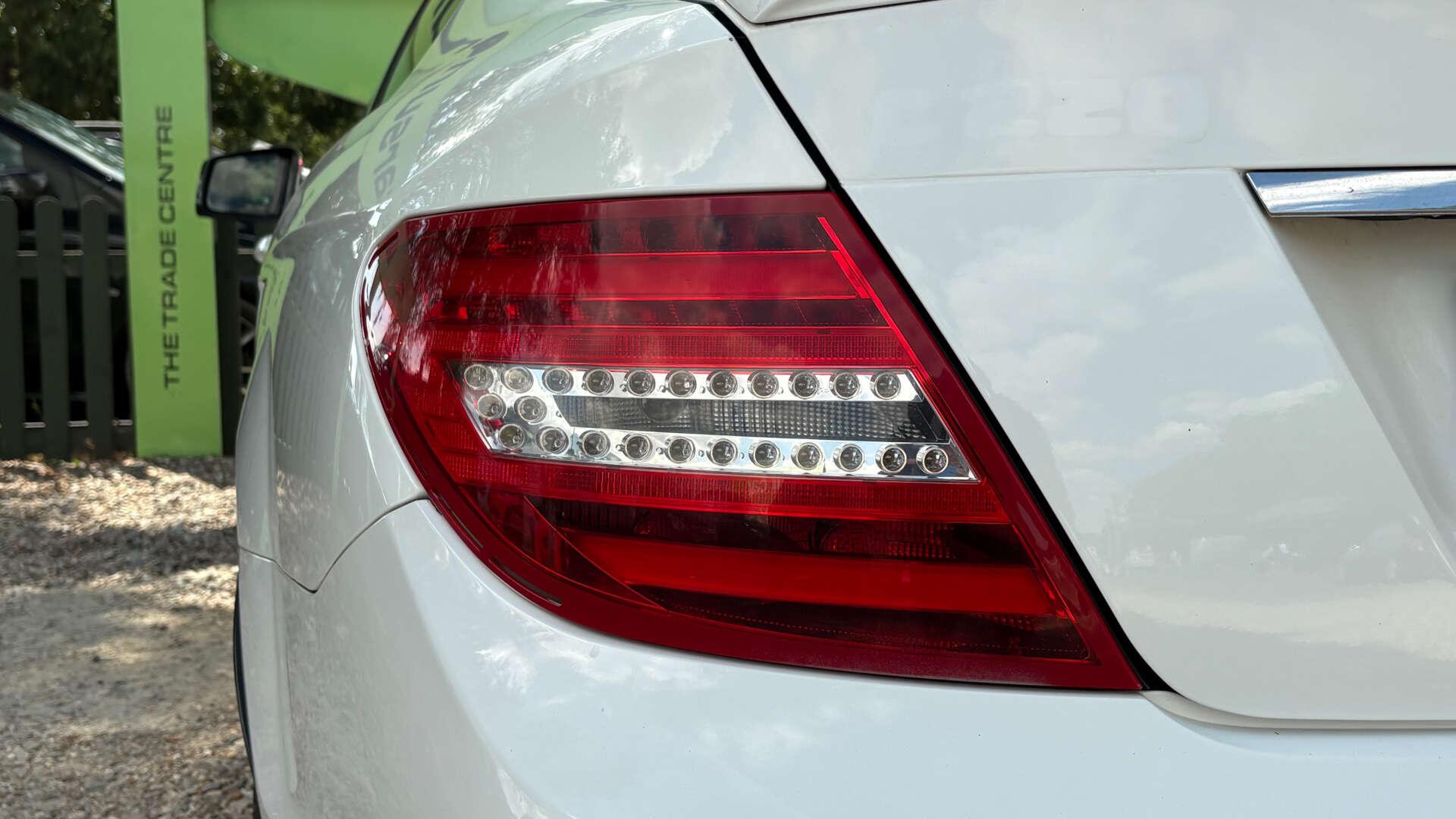 Mercedes-Benz C-Class view 42
