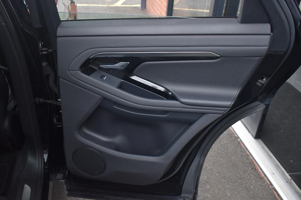 Land Rover Range Rover Evoque view 36
