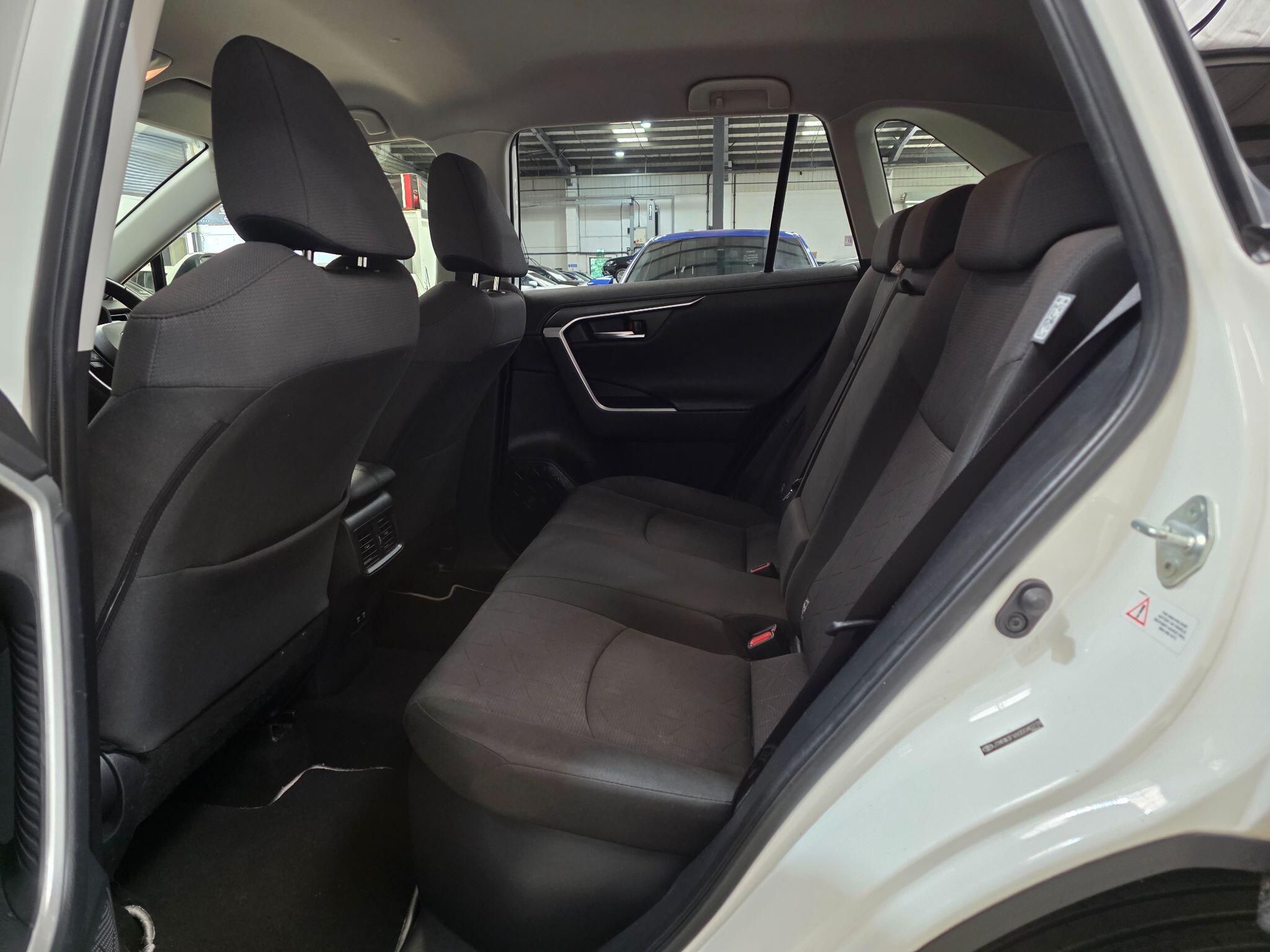 Toyota Rav4 view 23