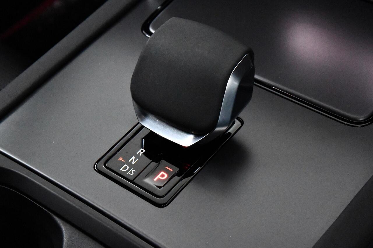 Land Rover Discovery Sport view 46
