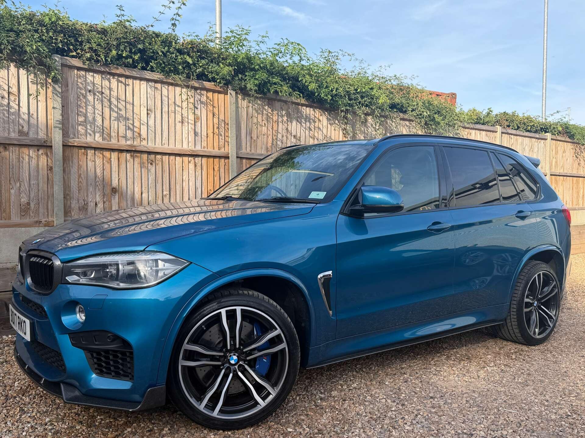 BMW X5 M view 4