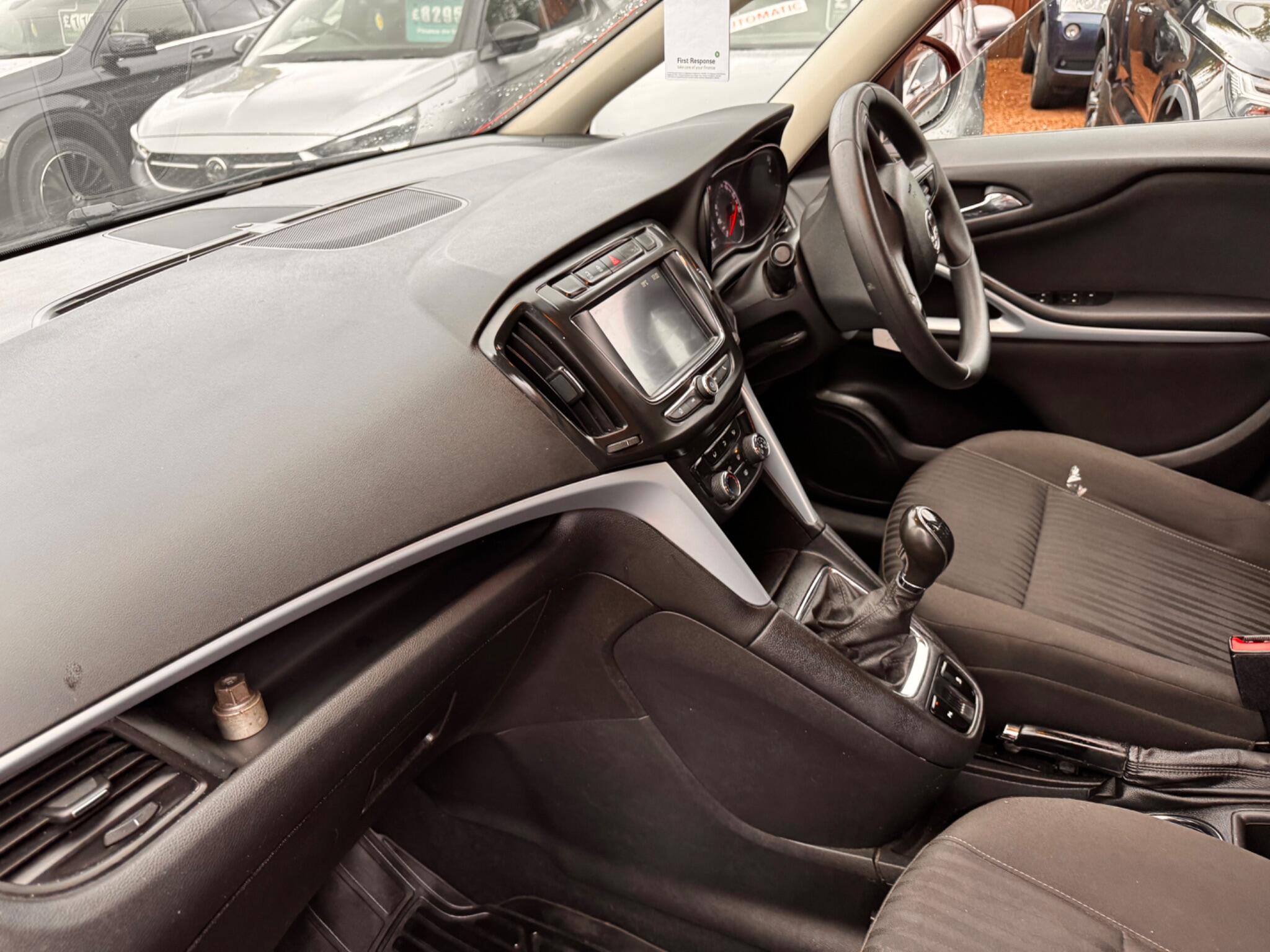 Vauxhall Zafira Tourer view 15