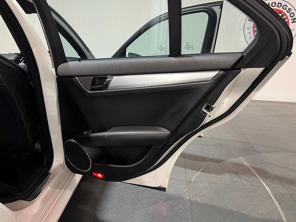 Mercedes-Benz C-Class view 20