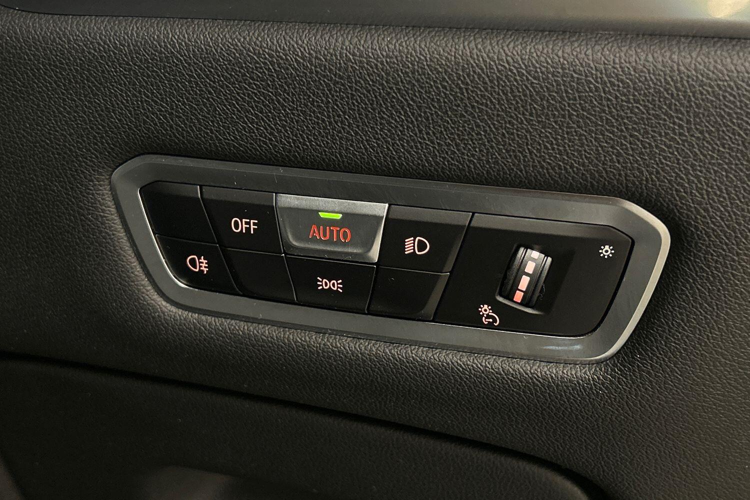 BMW X7 view 24