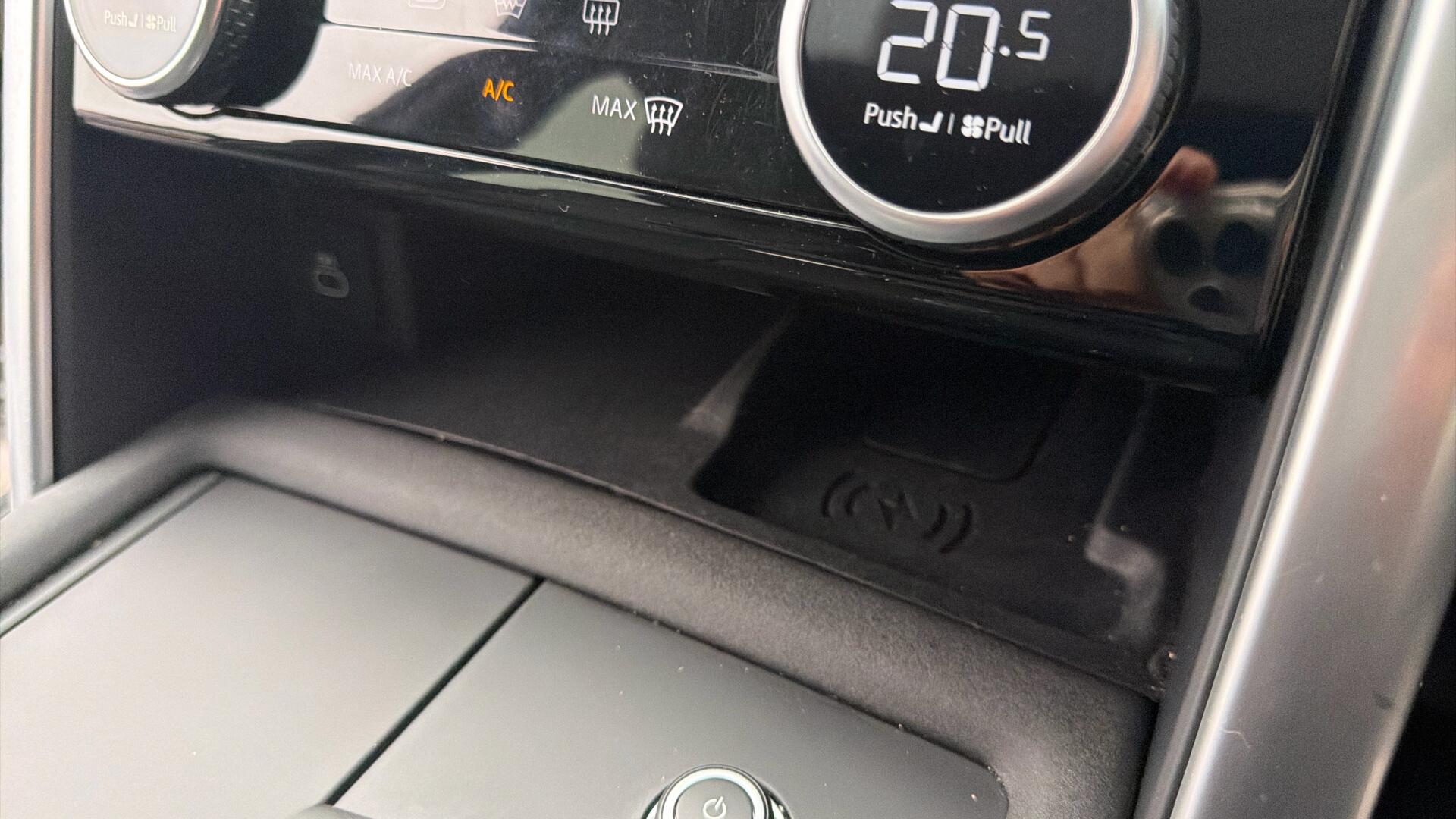 Land Rover Discovery view 35