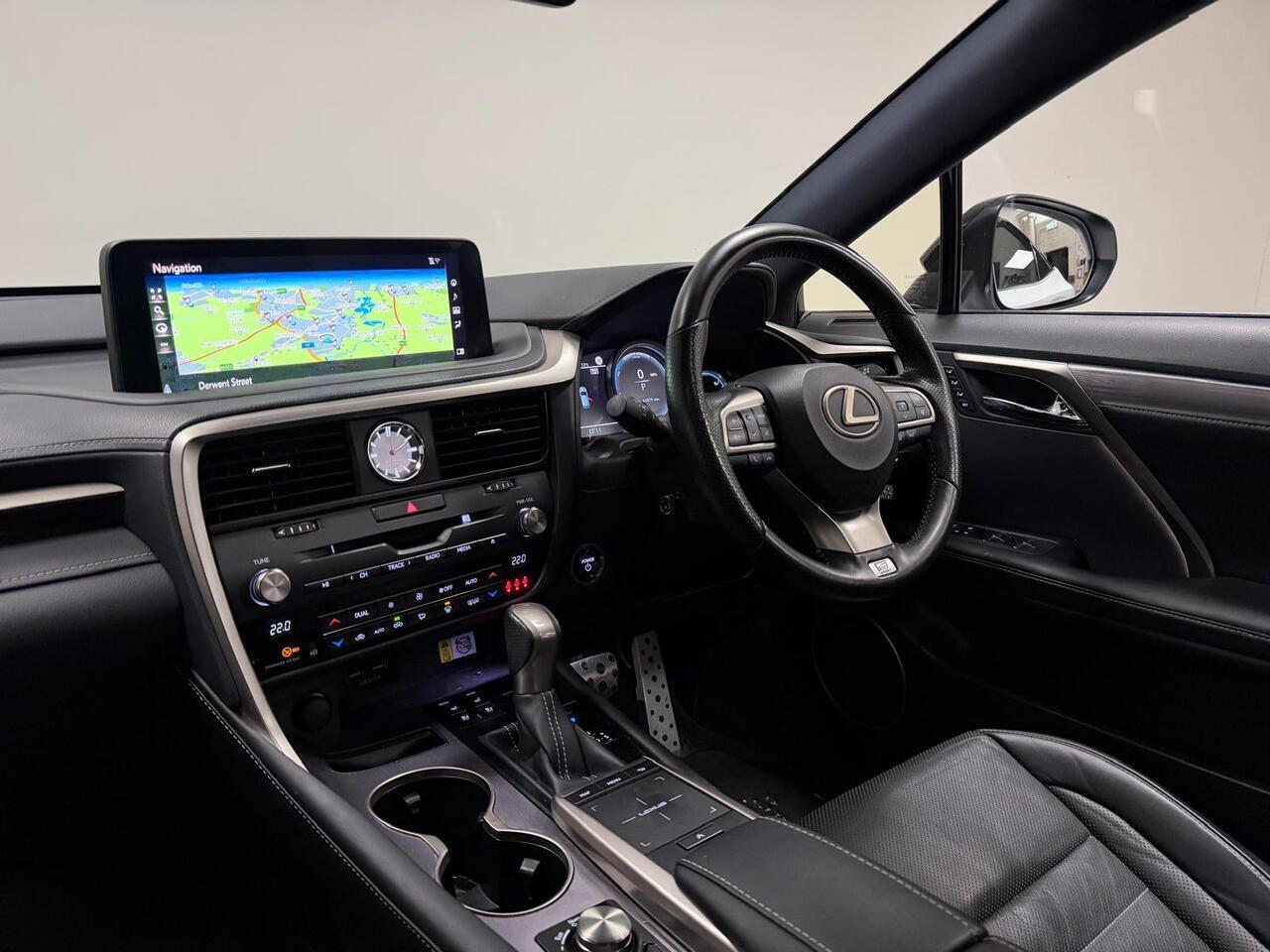 Lexus RX view 19