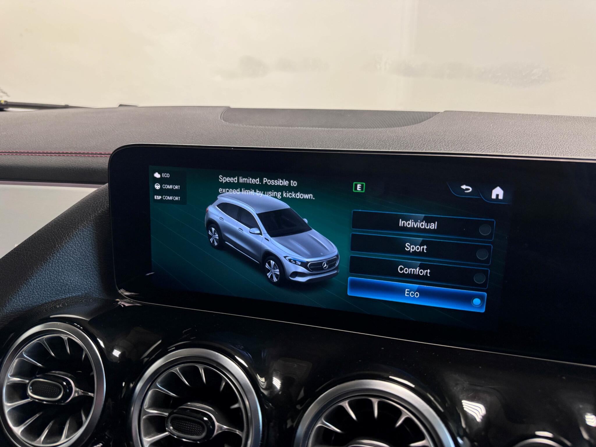 Mercedes-Benz Eqa view 54