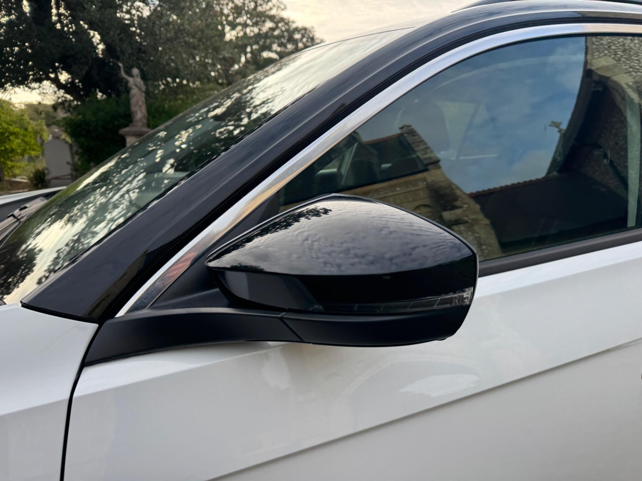 Volkswagen T-Roc view 75