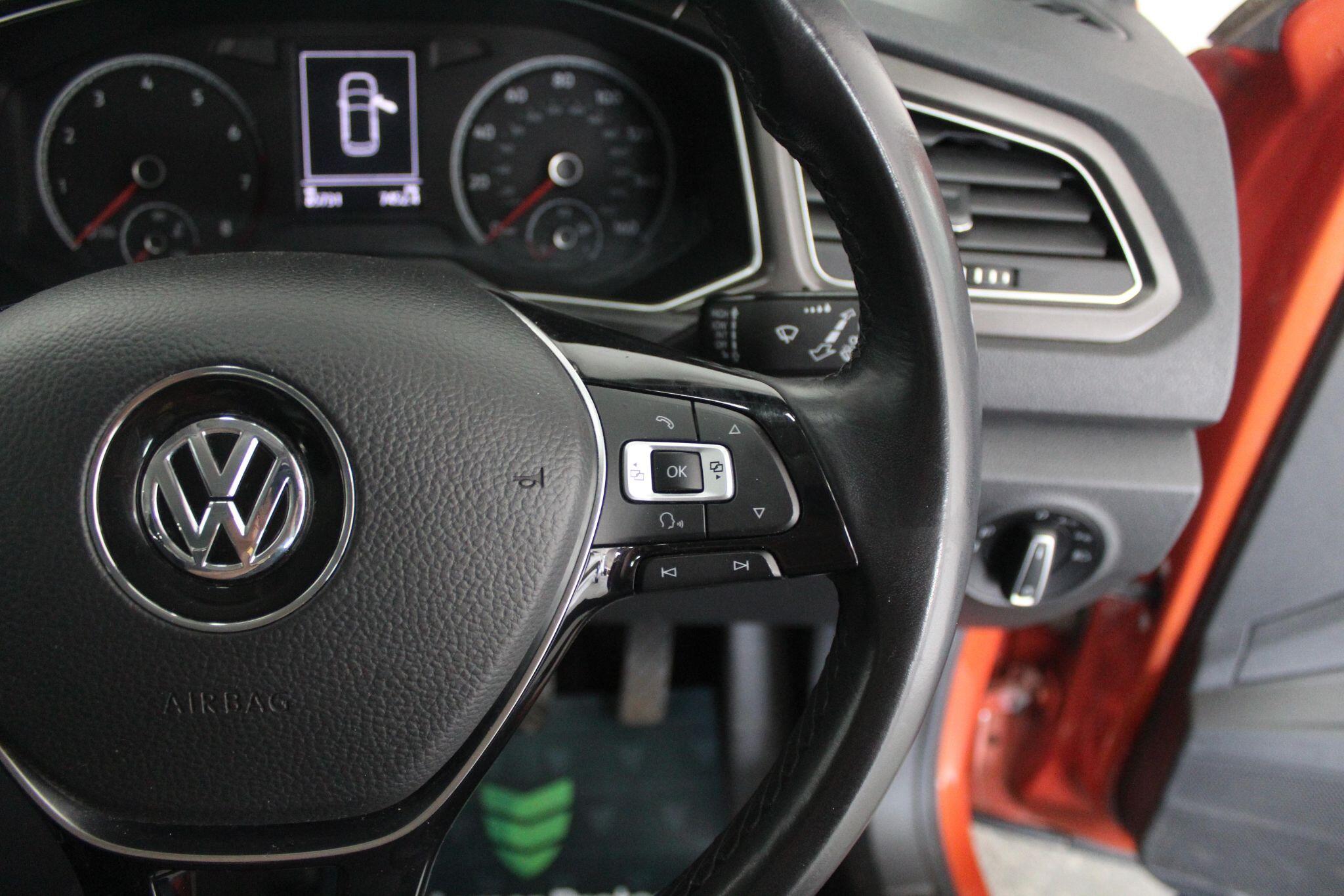 Volkswagen T-Roc view 43
