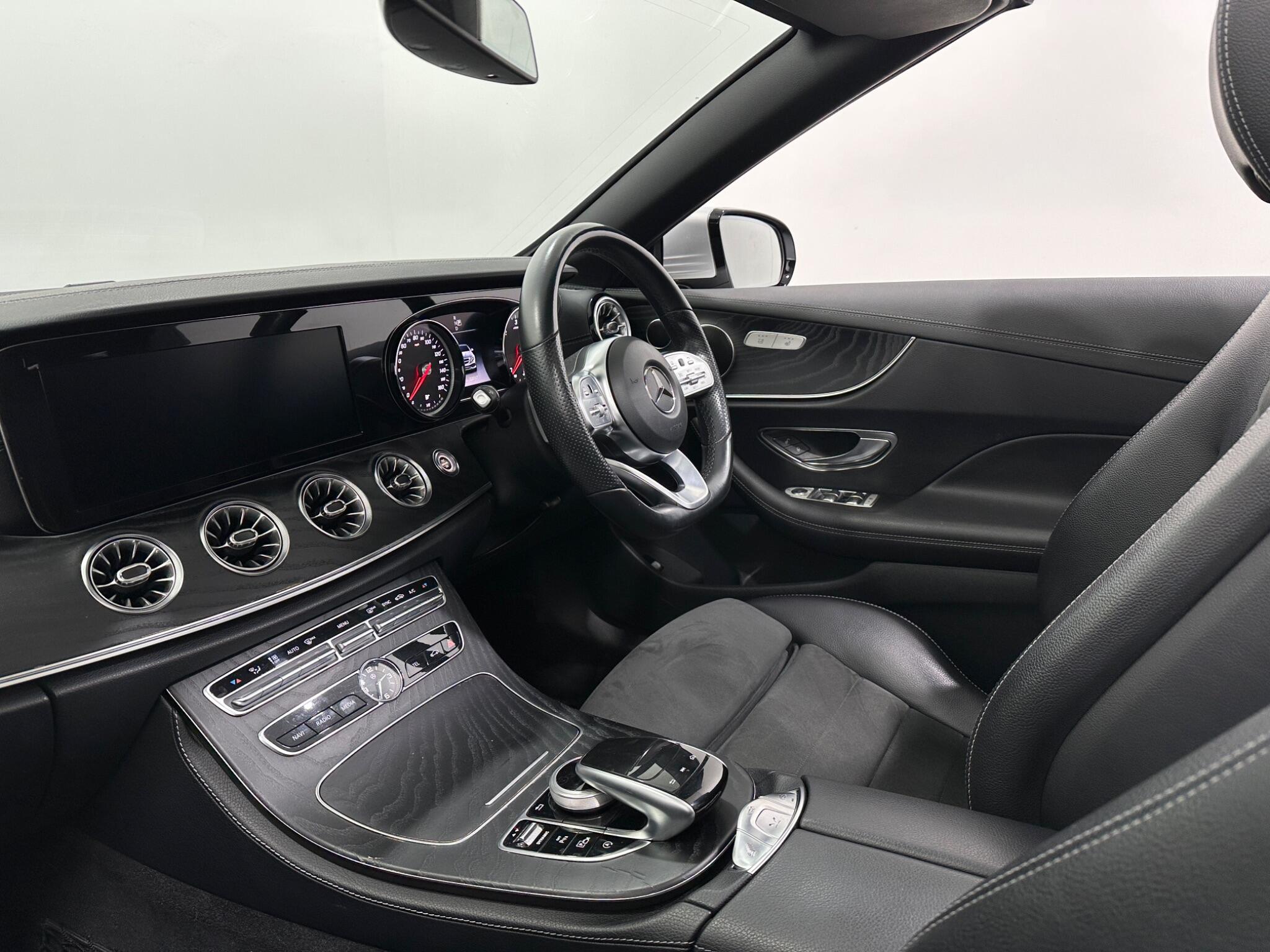 Mercedes-Benz E-Class view 32