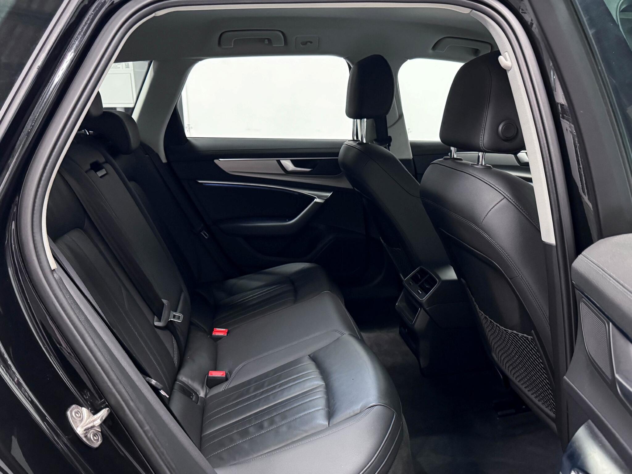 Audi A6 view 11