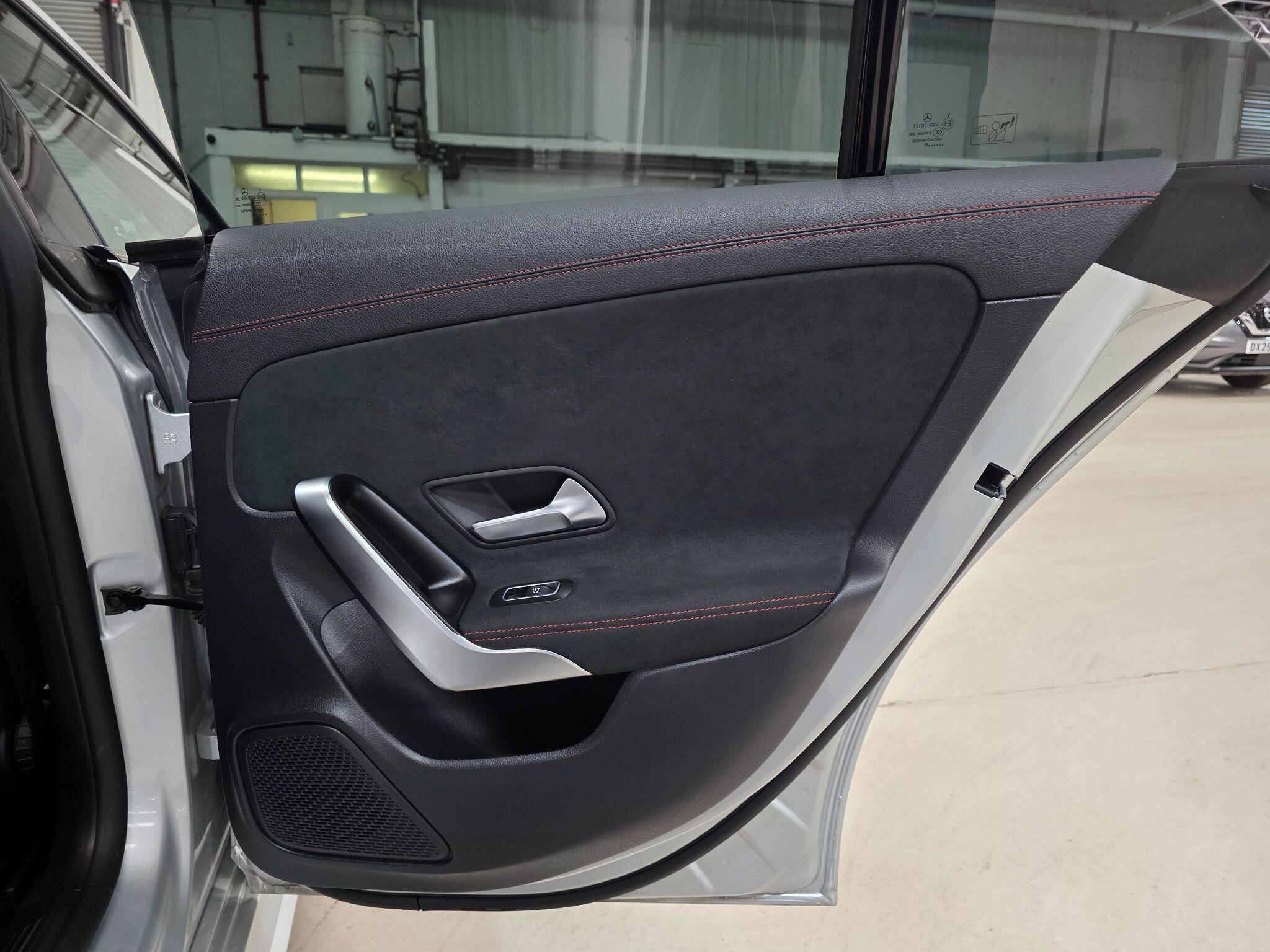 Mercedes-Benz Cla view 22