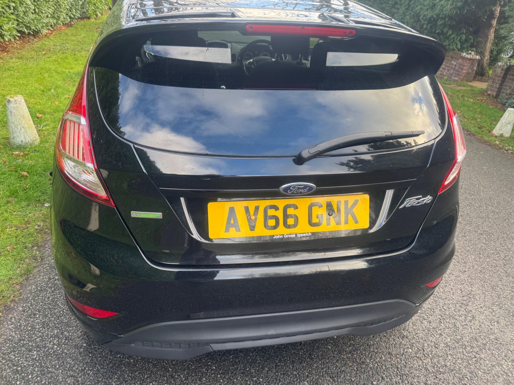 2016 Ford Fiesta image 18