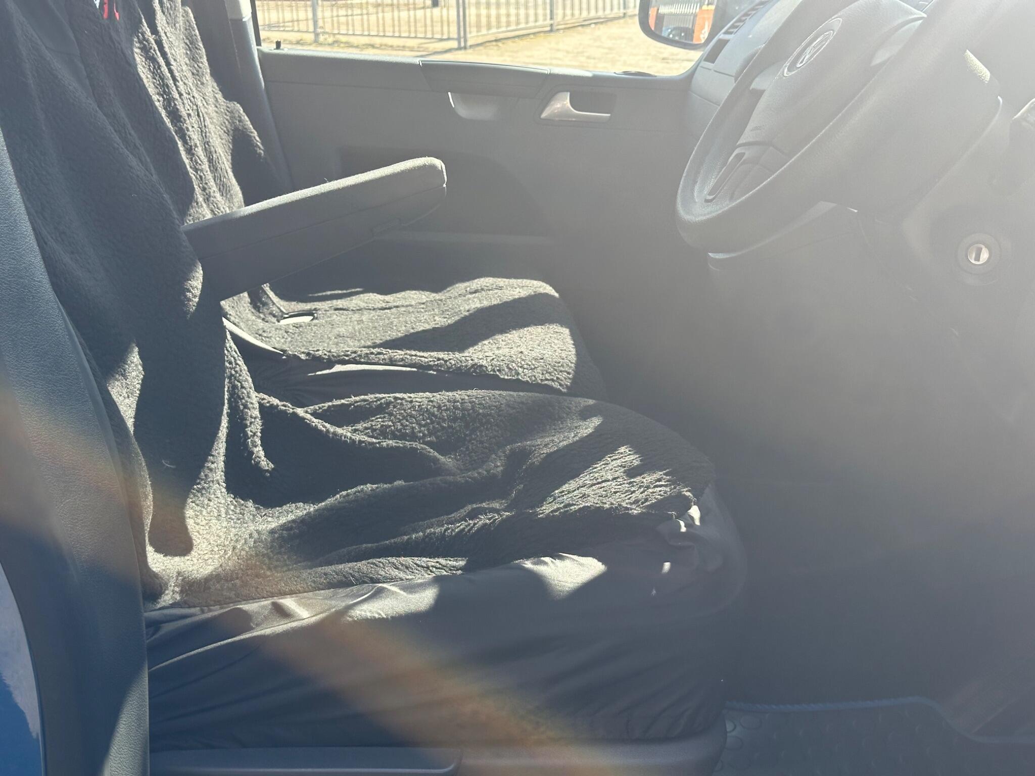 Volkswagen Transporter view 23