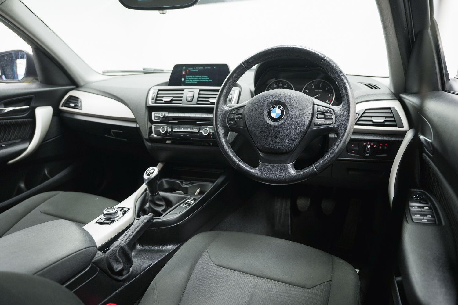 BMW 1 Series view 5