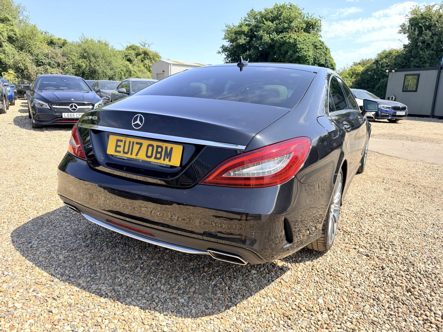 Mercedes-Benz CLS view 4