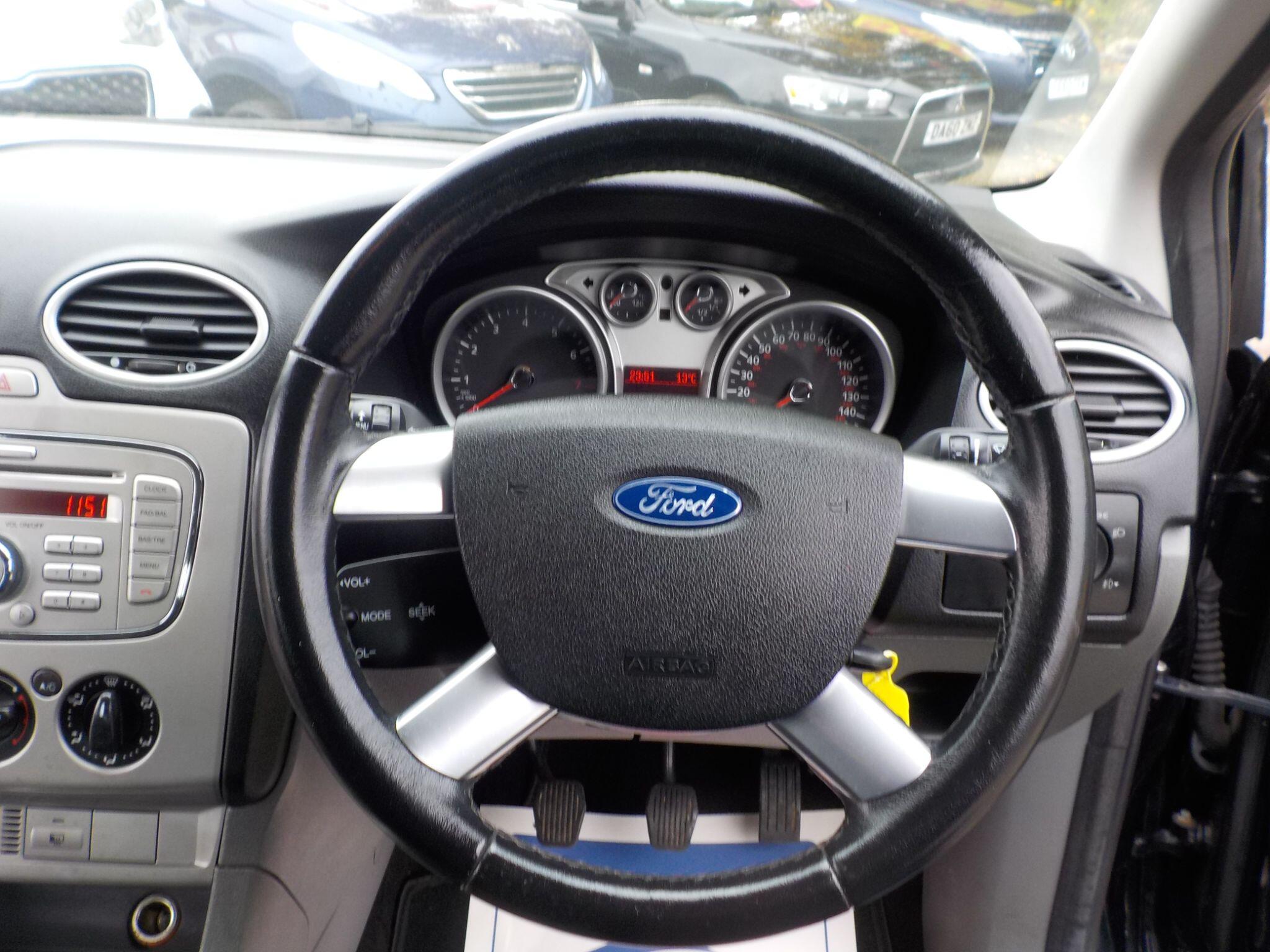 Ford Focus 1.8 Style 5dr