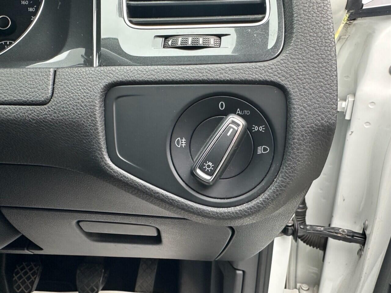 Volkswagen Golf view 29
