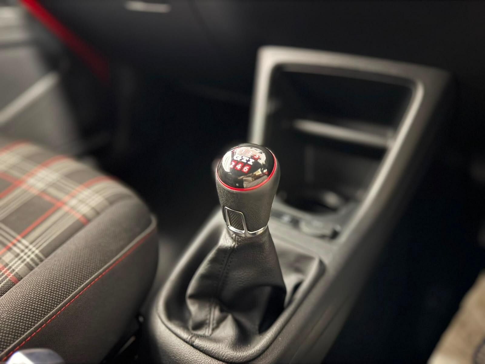 Volkswagen Up! view 17
