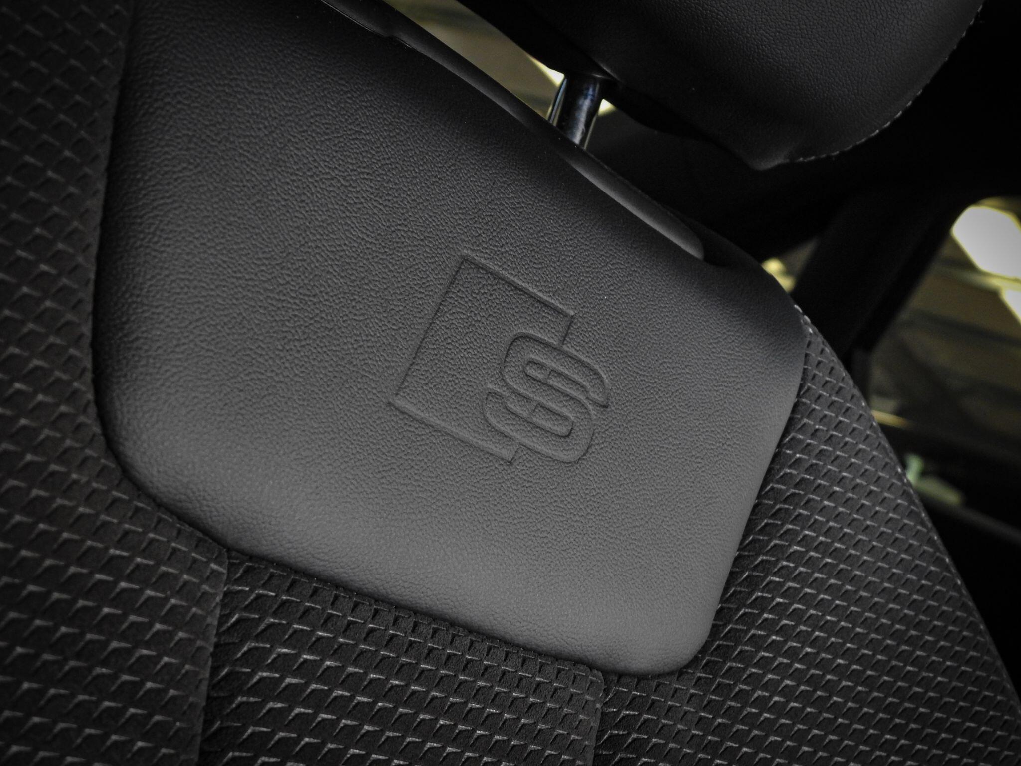 Audi A4 view 36