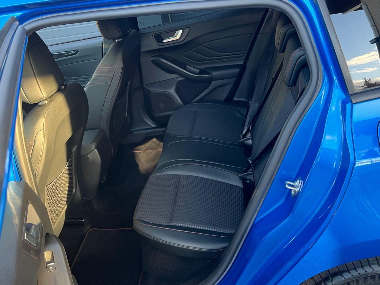 Ford Focus view 40