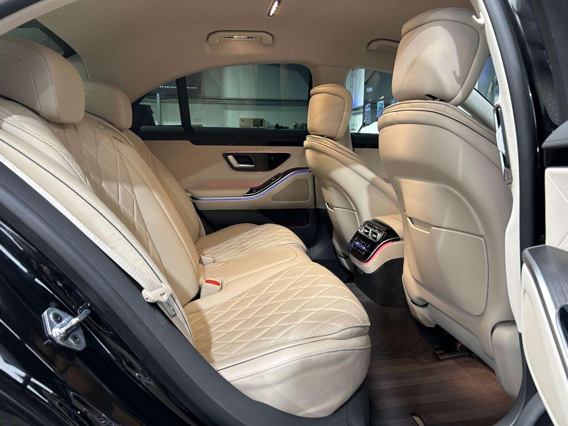 Mercedes-Benz S Class view 34