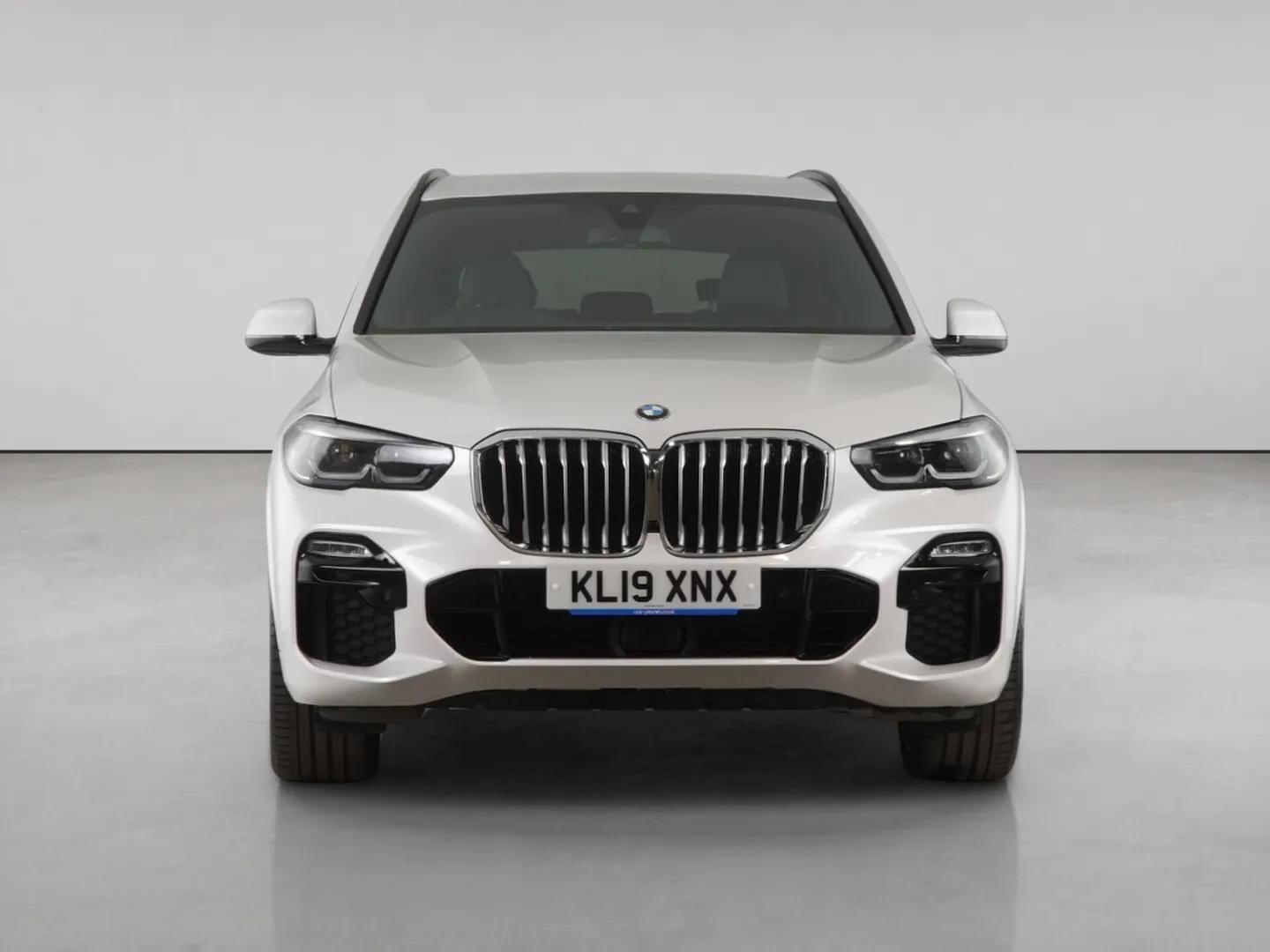 BMW X5 view 5